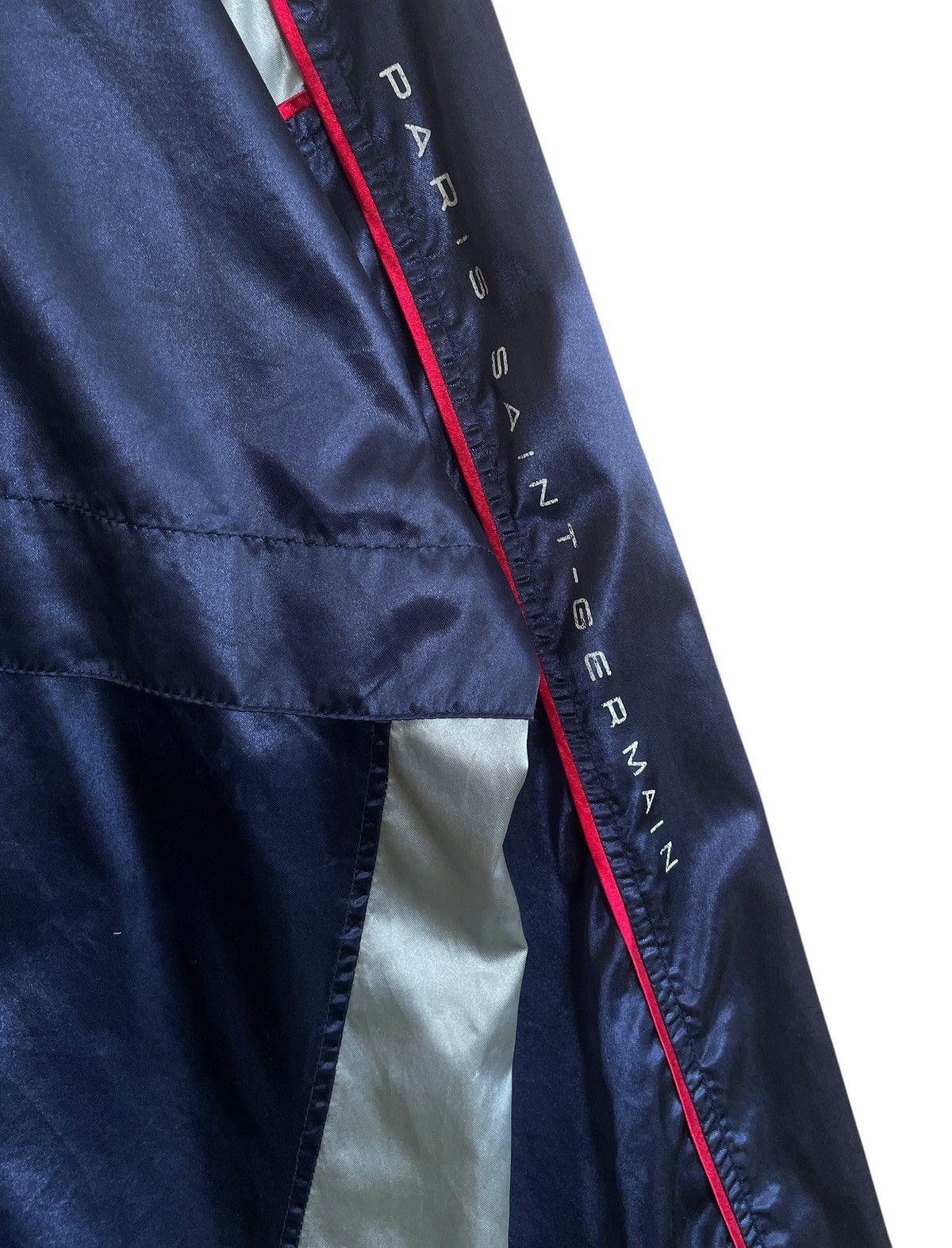 Nike Vintage Nike Football Team Paris Saint Germain Jacket 2000s Size US L / EU 52-54 / 3 - 6 Thumbnail