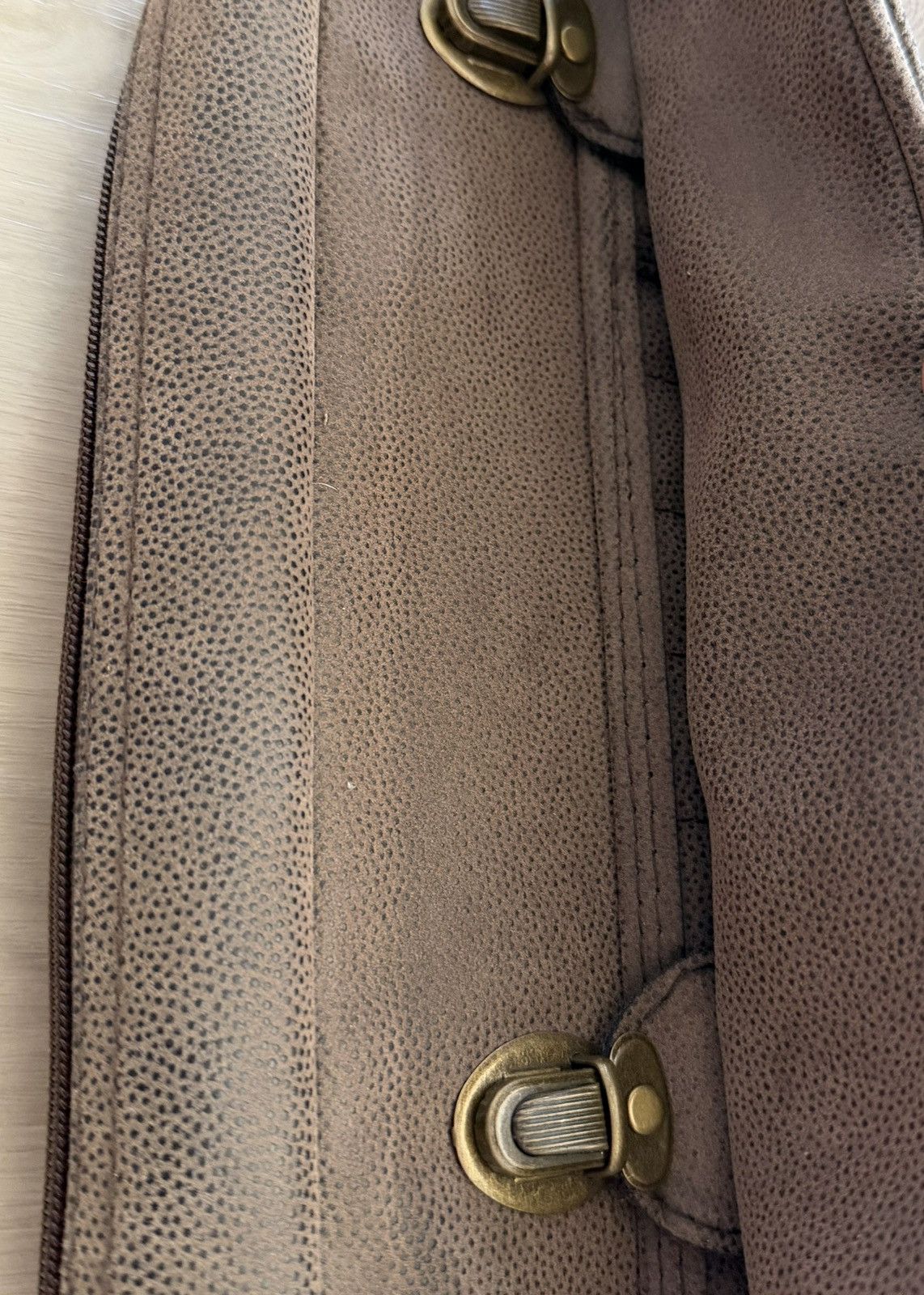Vintage New Vintage Wells Fargo Faux Suede Distressed Messenger Size ONE SIZE - 3 Thumbnail