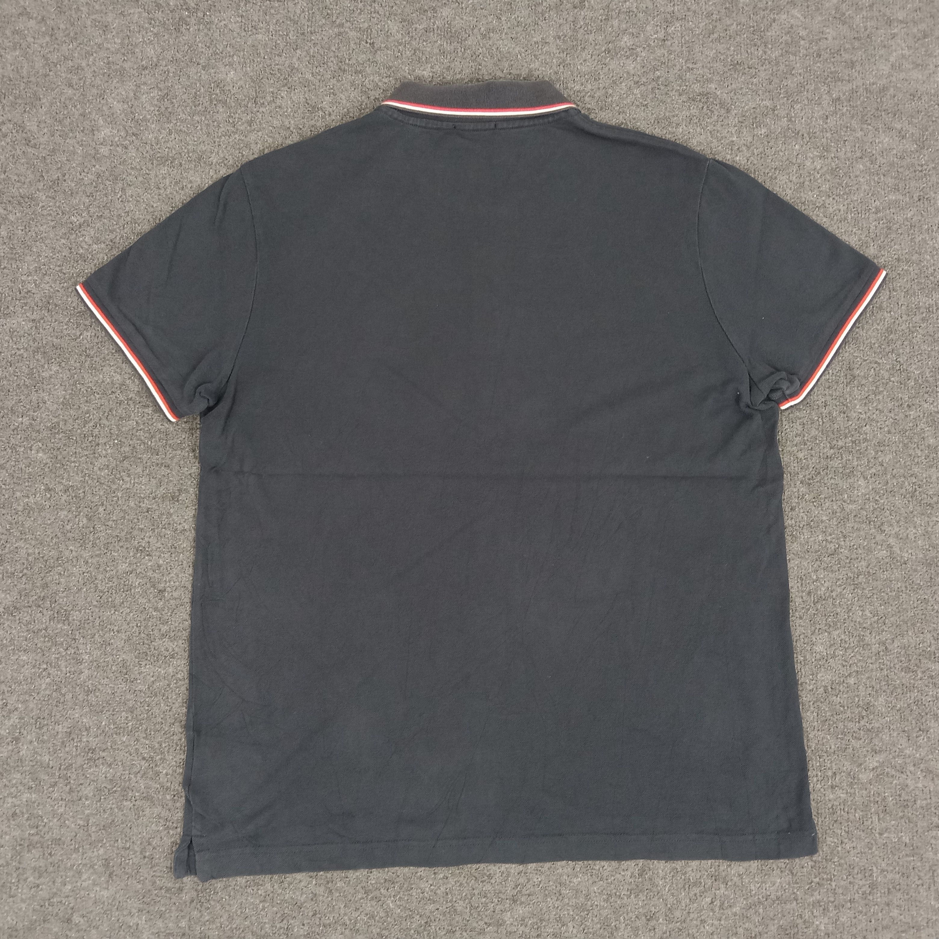 Vintage Italian Brand Moncler Streetwear Small Logo Ringer Polos Size US L / EU 52-54 / 3 - 3 Thumbnail
