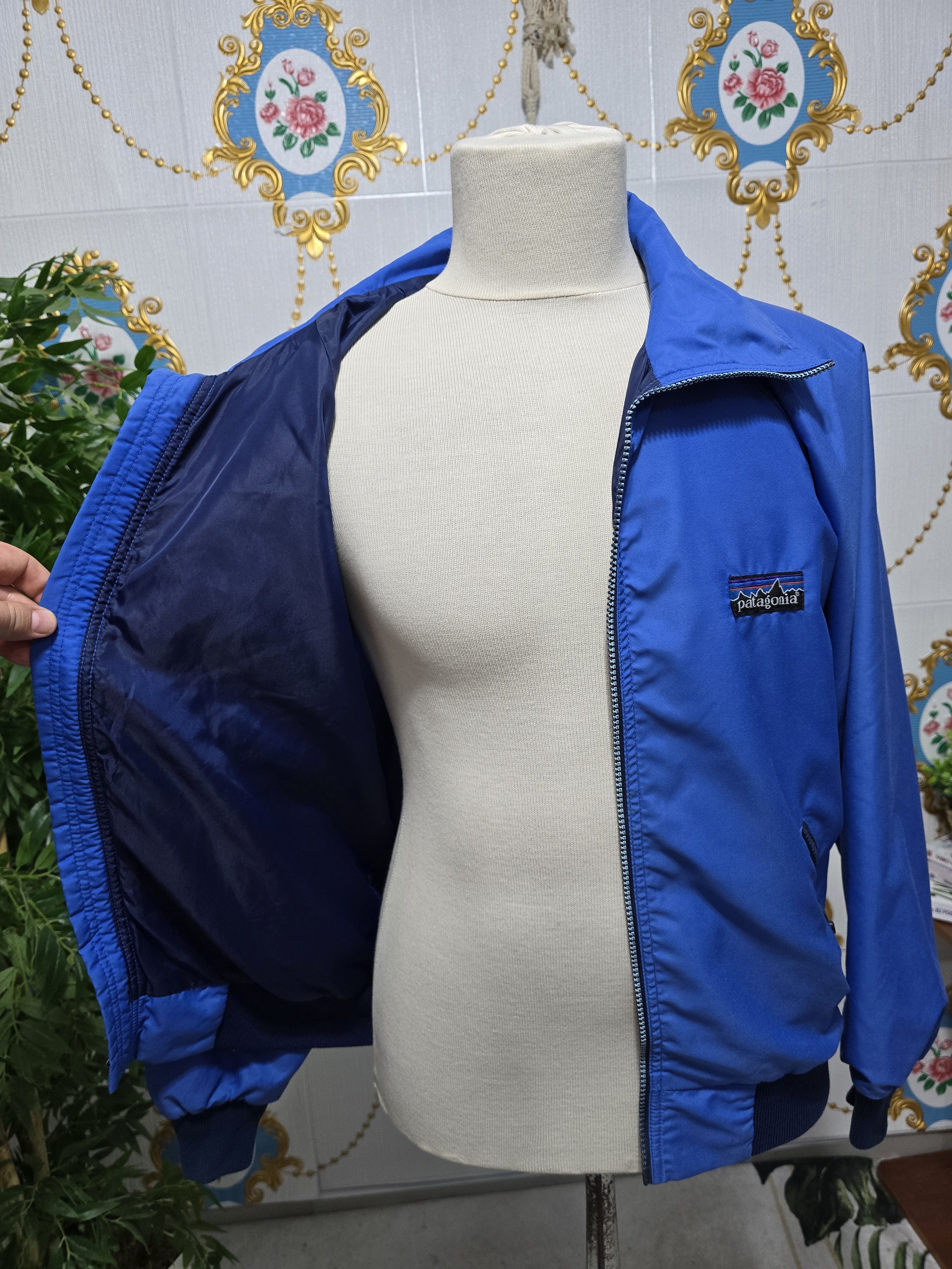 Patagonia 1980s Patagonia VINTAGE Jacket in cobalt blue ,MEN'S SMALL Size US S / EU 44-46 / 1 - 10 Thumbnail