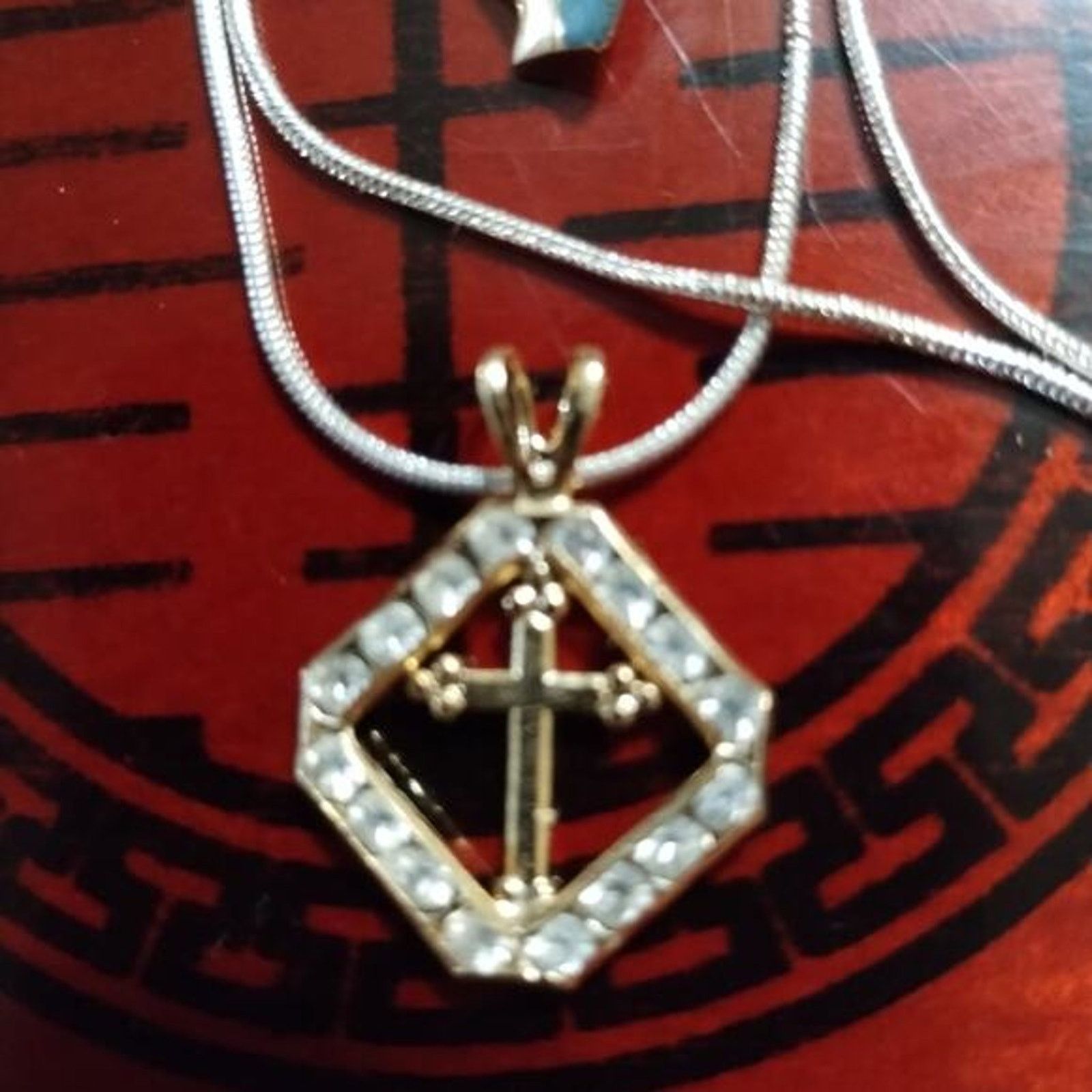 Vintage Vintage sterling silver cross necklace and Virgin Mary pin Size ONE SIZE - 2 Thumbnail