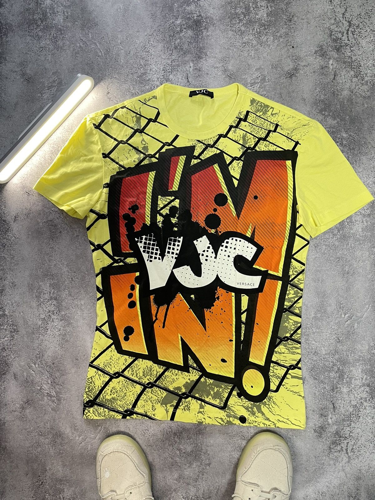 Versace Vintage 90s Versace Jeans Couture Big Logo Archive T-shirt Size US S / EU 44-46 / 1 - 1 Thumbnail