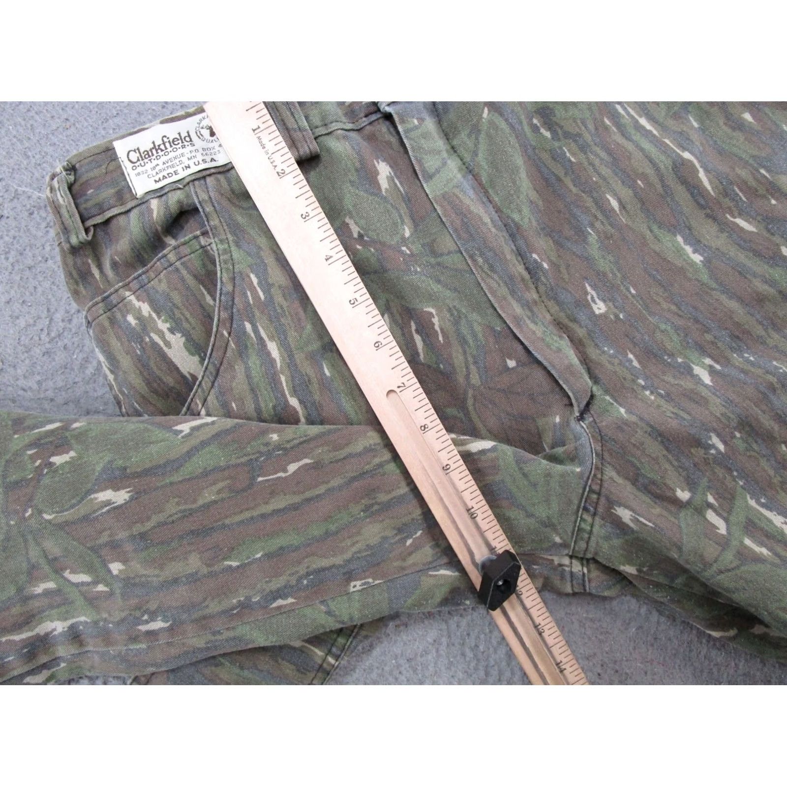 Realtree VINTAGE Clarkfield Outdoors Pants Men's L Realtree Camo Cargo Elastic Waist Regular Straight 90s Mens Jeans? Size US 33 - 7 Thumbnail