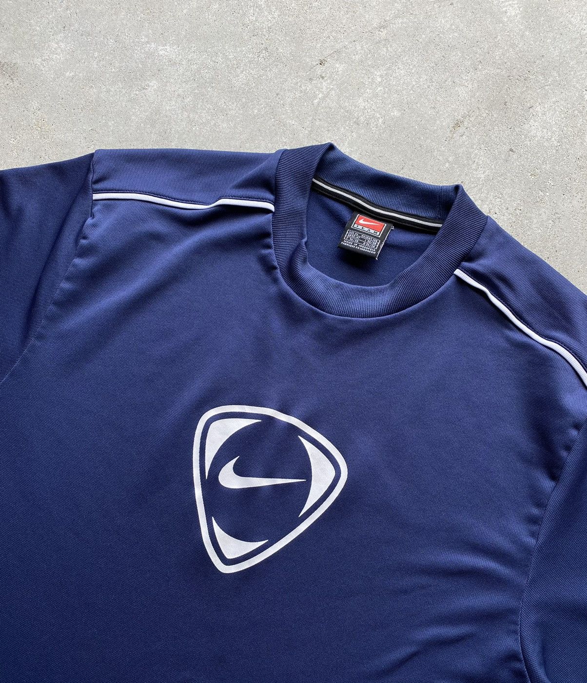 Nike × Vintage vintage Y2K NIKE TEAM Center Swoosh Soccer jersey Size US L / EU 52-54 / 3 - 9 Thumbnail