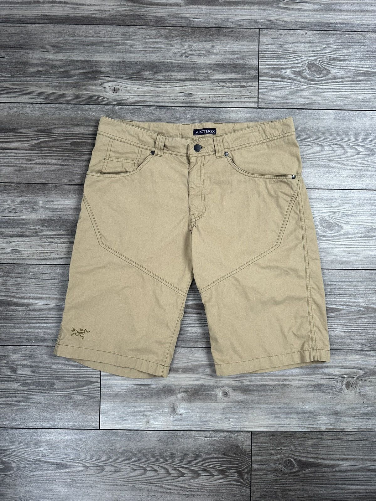 Arc'teryx Vintage Arc’teryx Shorts Size US 36 / EU 52 - 1 Thumbnail