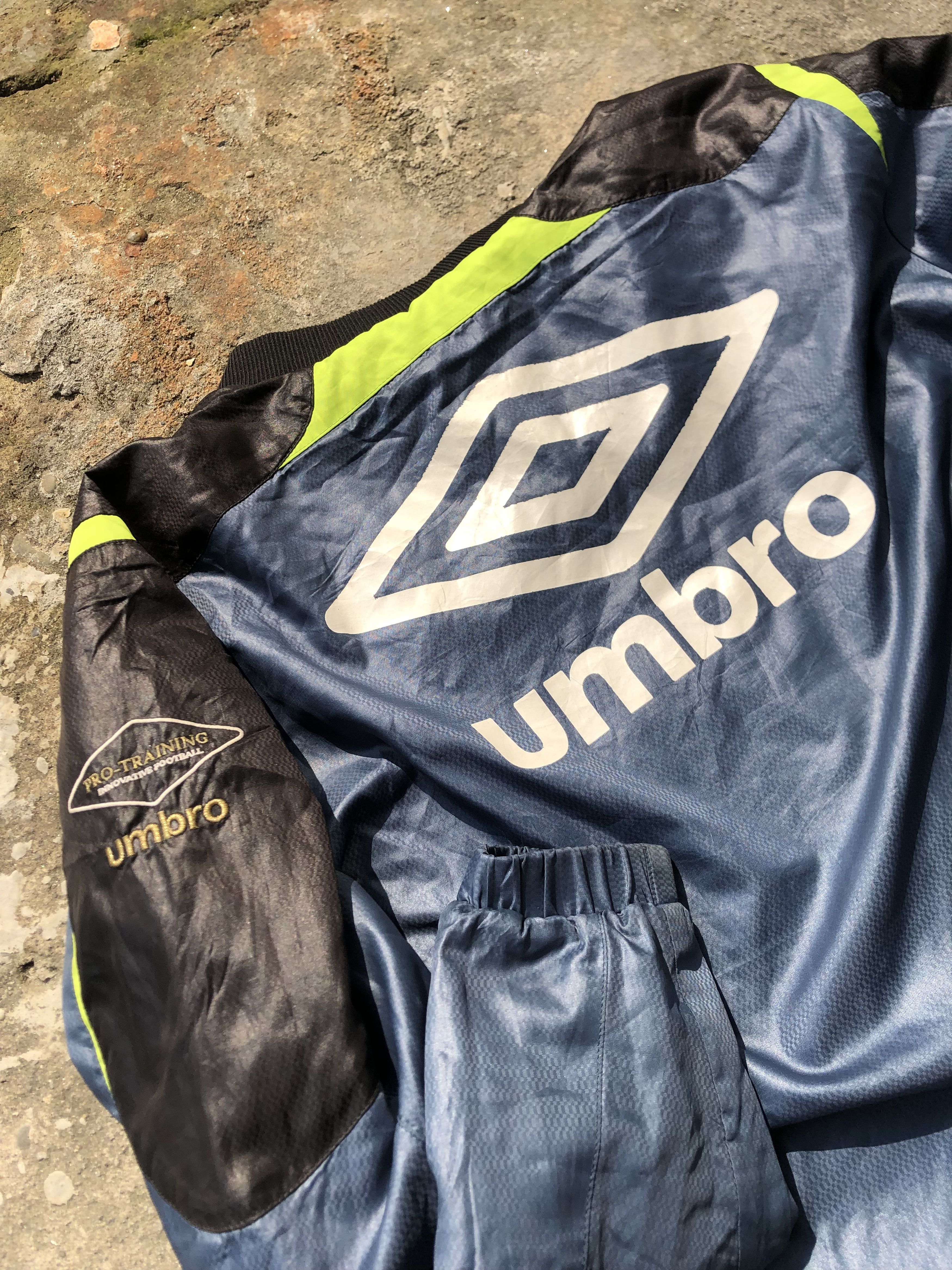 Umbro Umbro Pullover Big Logo 00s Collectible Item very rare Size US M / EU 48-50 / 2 - 7 Thumbnail