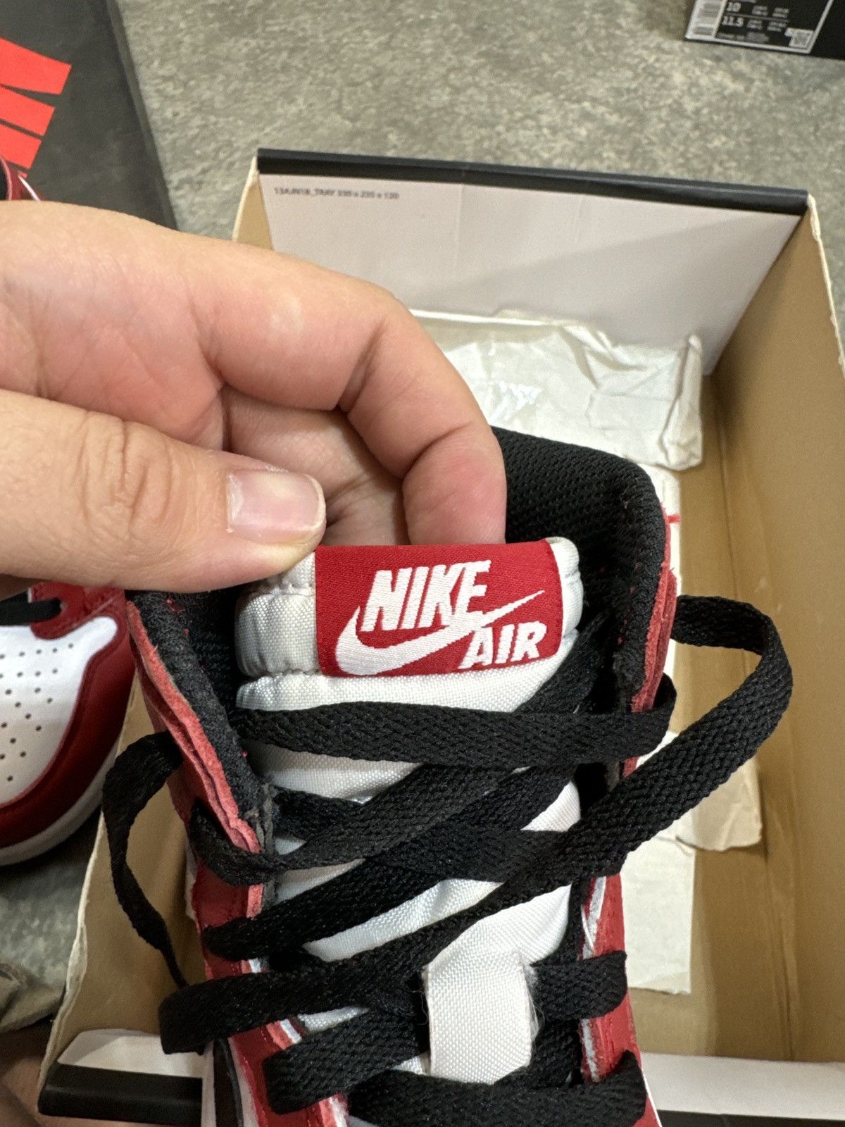 Jordan Brand × Nike Jordan 1 Chicago Size US 10.5 / EU 43-44 - 11 Thumbnail