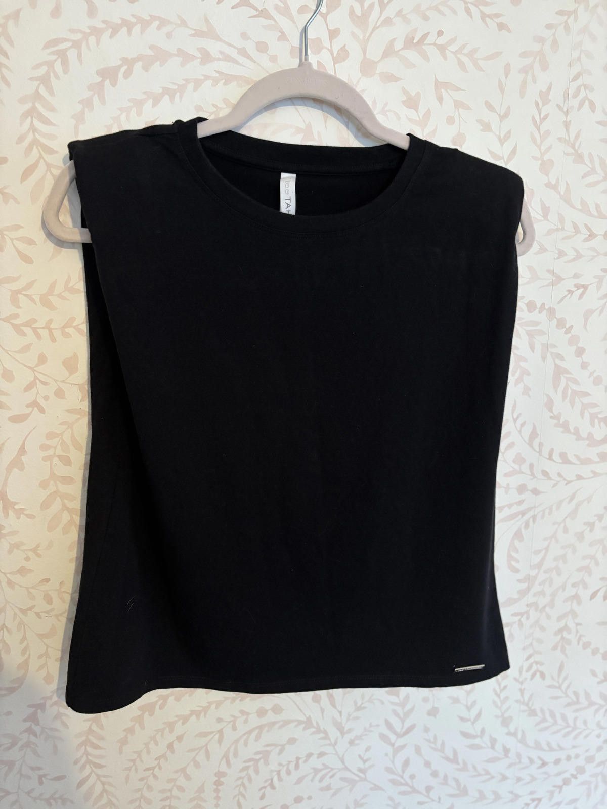 Elie Tahari Tahari Women's Black Muscle Tee XS Size XS / US 0-2 / IT 36-38 - 1 Thumbnail
