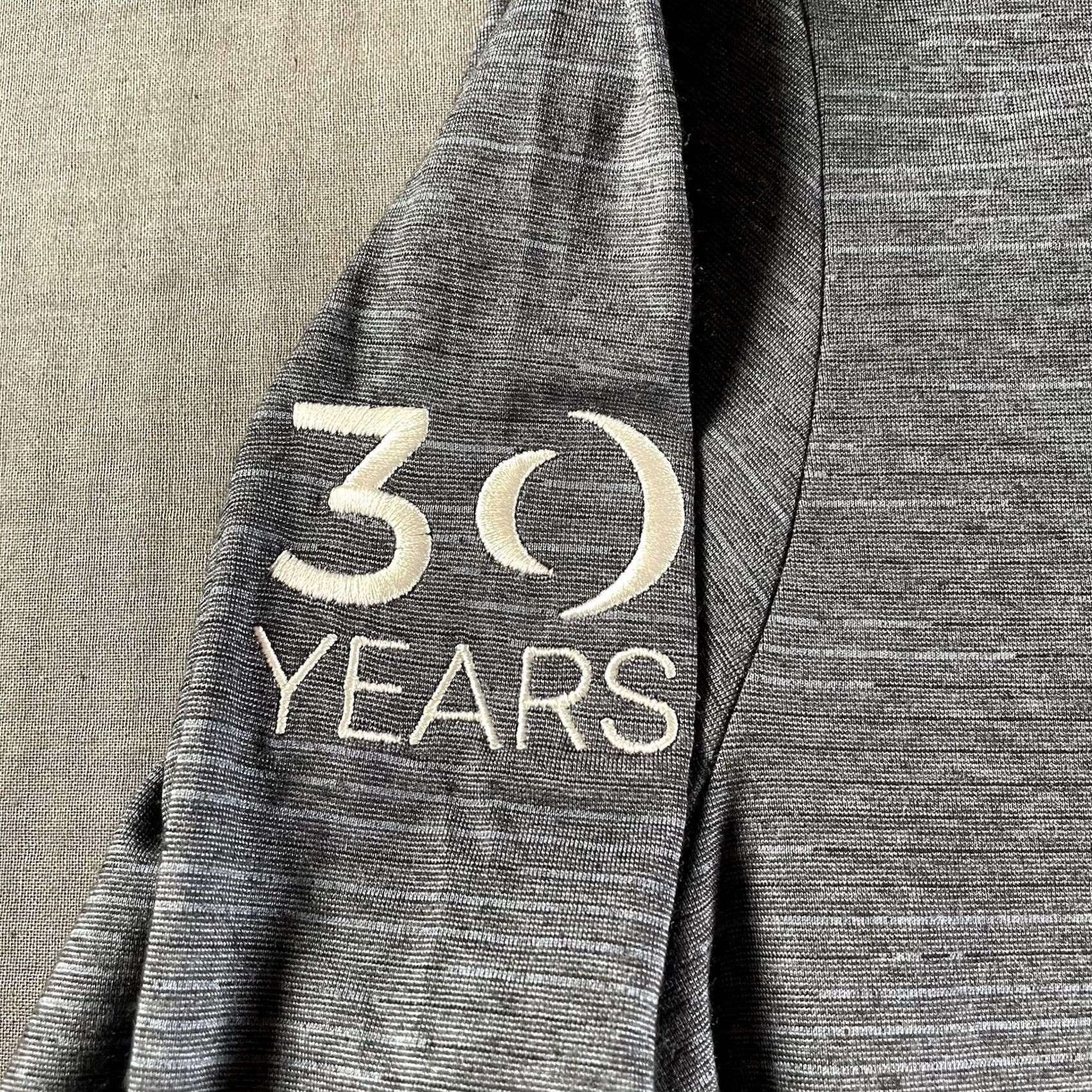 TravisMathew Travis Mathew Sweater Mens L Blue 1/4 Zip Mock Neck Activewear Golf Logo Pullover Regular Stetch Size US L / EU 52-54 / 3 - 3 Thumbnail