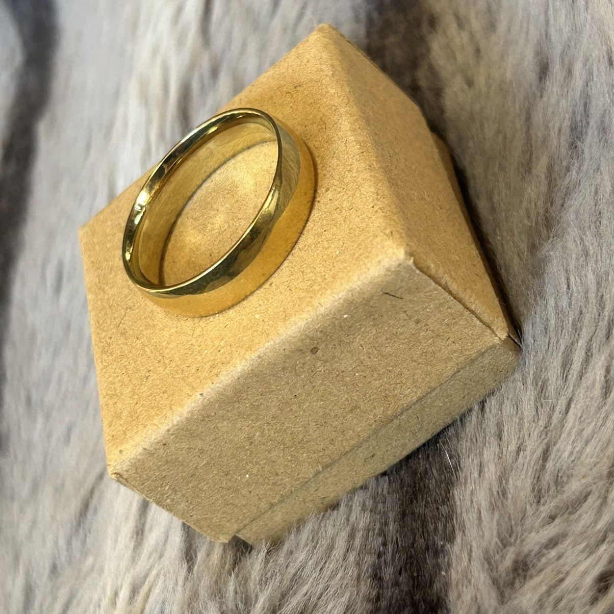 Jewelry Men’s 6mm 18kt gold plated stainless steel band ring NIB 12 Size ONE SIZE - 3 Thumbnail