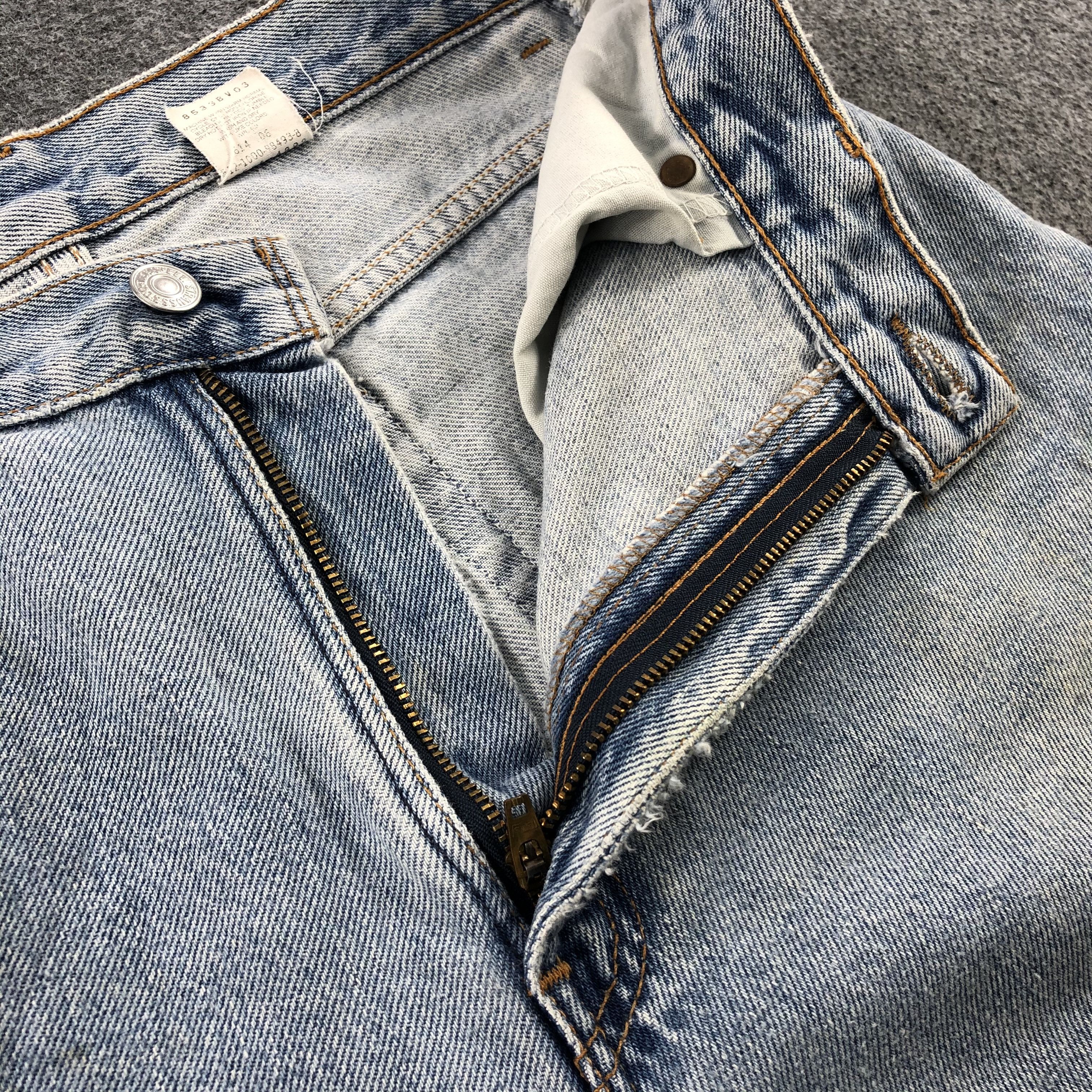 Levi's × Vintage 90s Vintage Light Wash Levis 550 Jeans-JM1705 Size US 29 - 8 Thumbnail