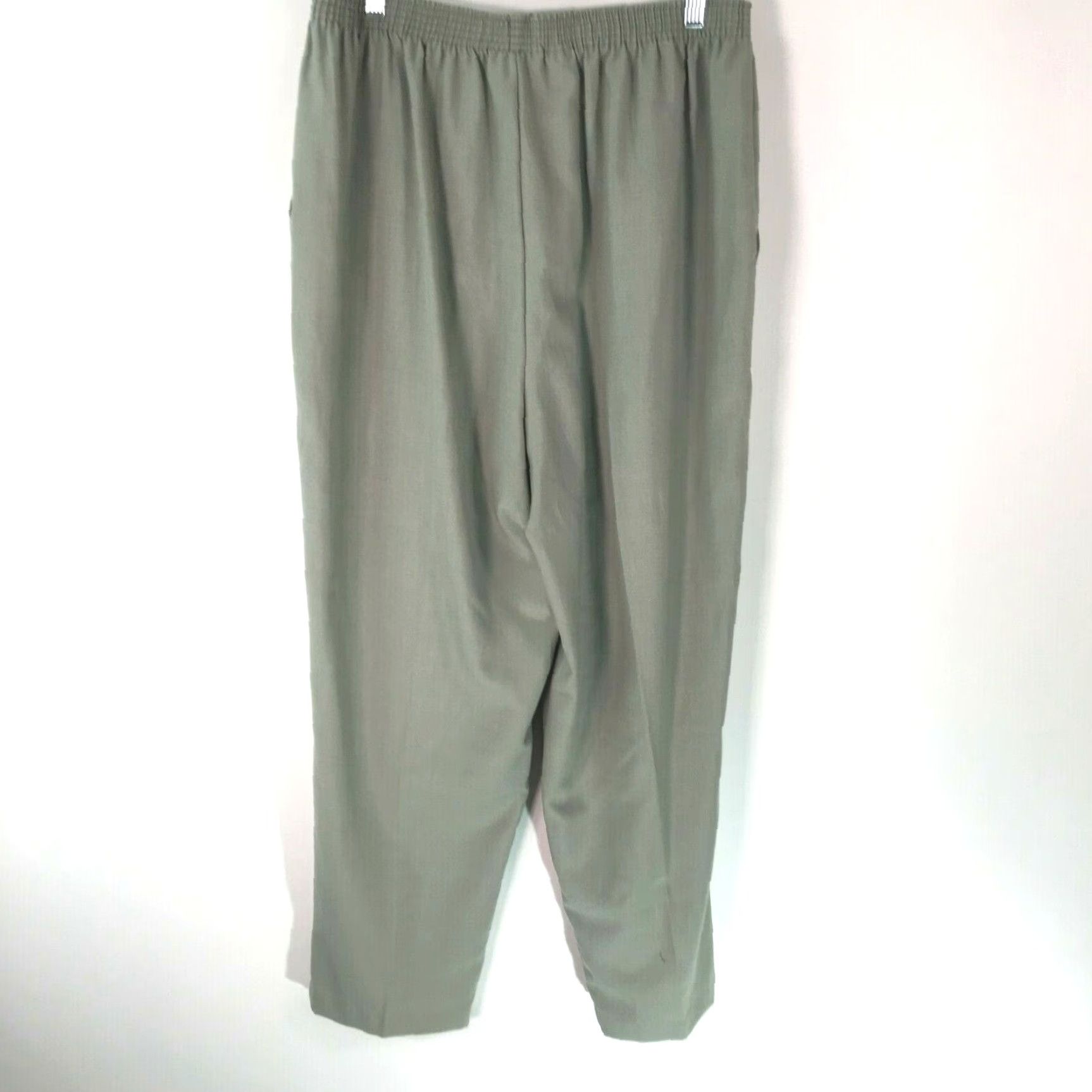Vintage Briggs Womens Jogger Pants Gray Size 20W Elastic Waist Pull On Regular Straight Inseam 29 in 32 in 55% Polyester, 45% Rayon N Size 42" / US 20 - 2 Thumbnail