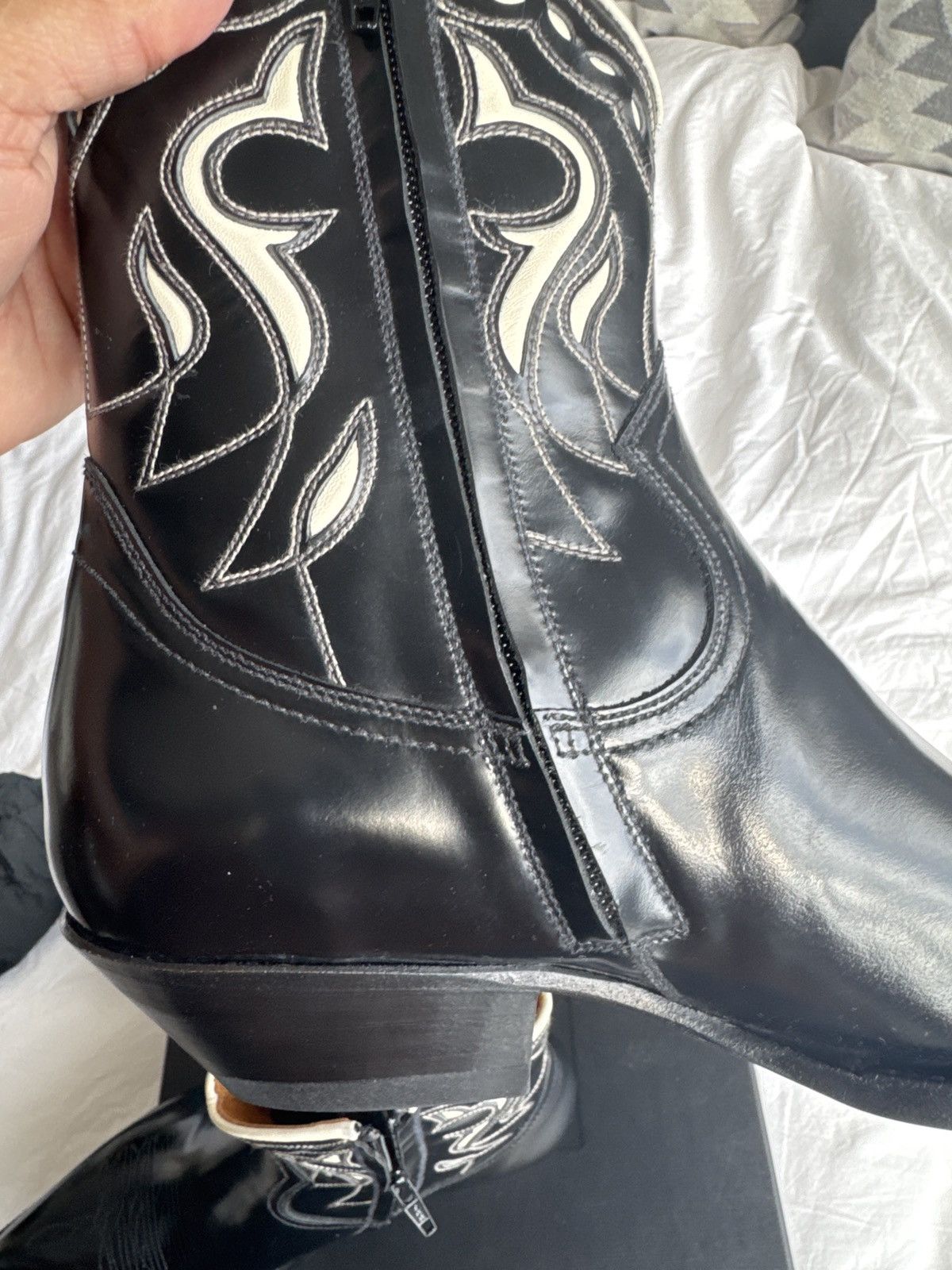 Saint Laurent Paris Saint Laurent Santiag 40, size 39 Size US 6 / EU 39 - 14 Thumbnail