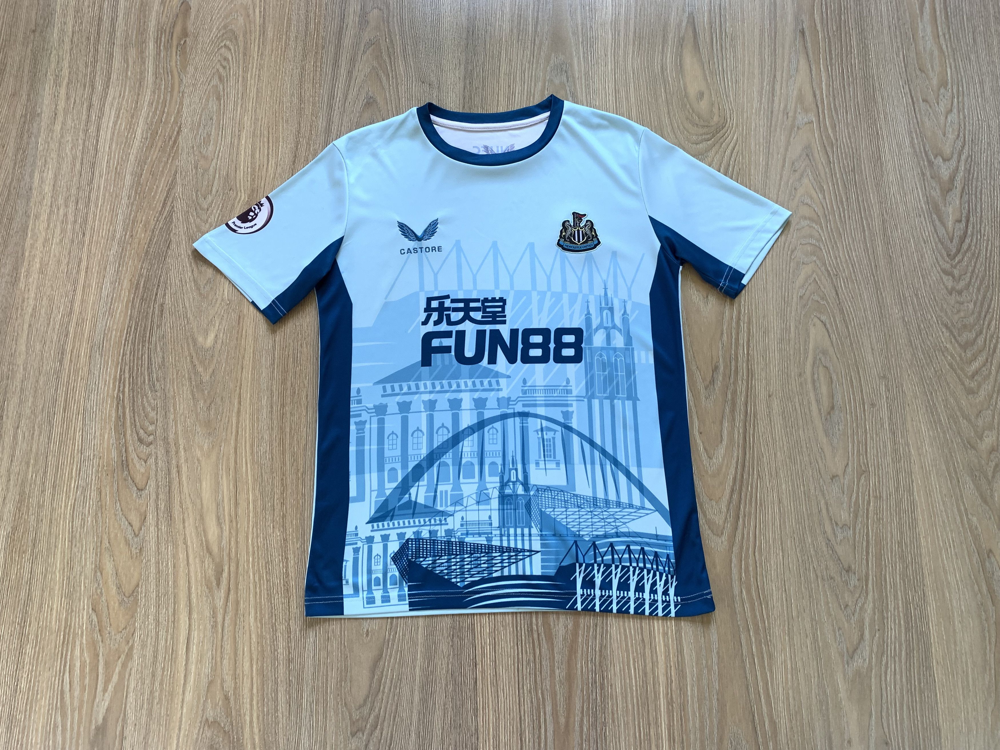 Castore Newcastle United Pre Match Football Shirt 2022