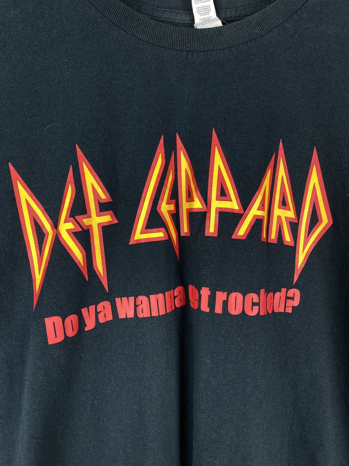 Band Tees Def Leppard vintage Do You Wanna Get Rocked Band T Shirt Size US S / EU 44-46 / 1 - 8 Thumbnail