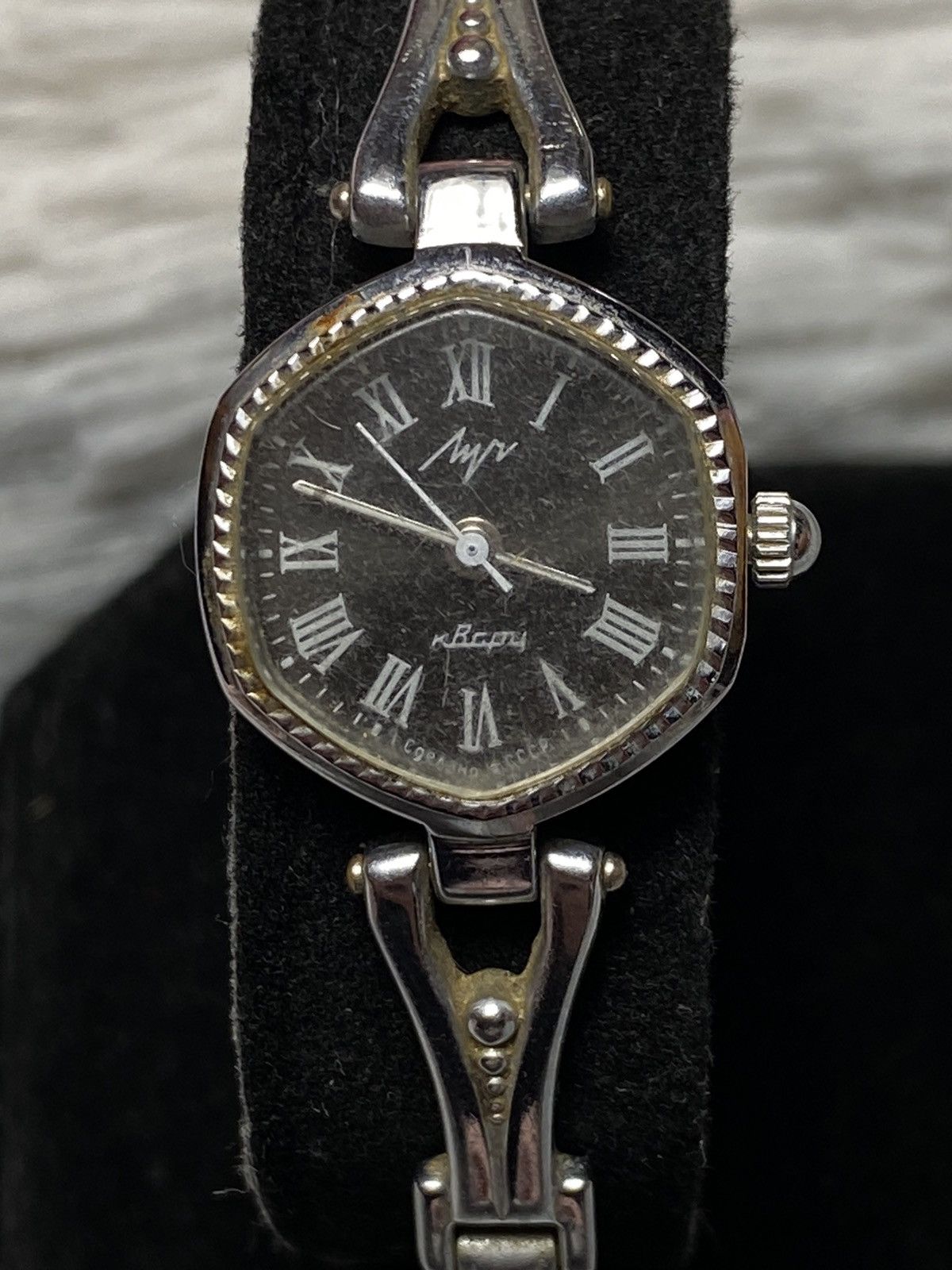 Japanese Brand Vintage Luch Roman Numeral Wristwatch | Japanese Brand Size ONE SIZE - 5 Thumbnail