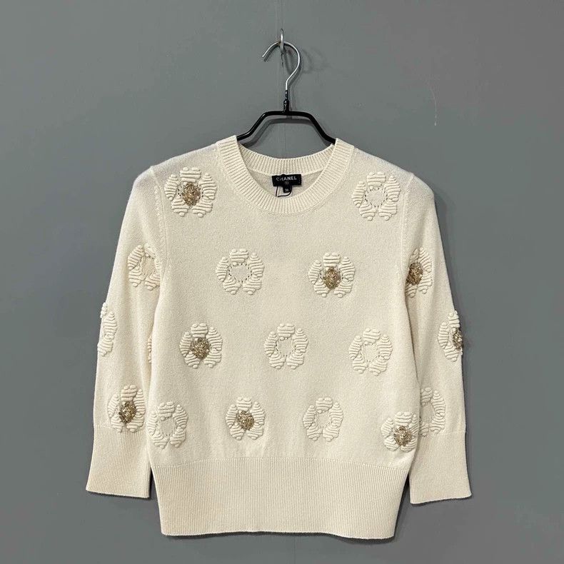 Chanel Chanel Camellia lion decorated cashmere sweater 2504-Nextar Size XS / US 0-2 / IT 36-38 - 1 Thumbnail