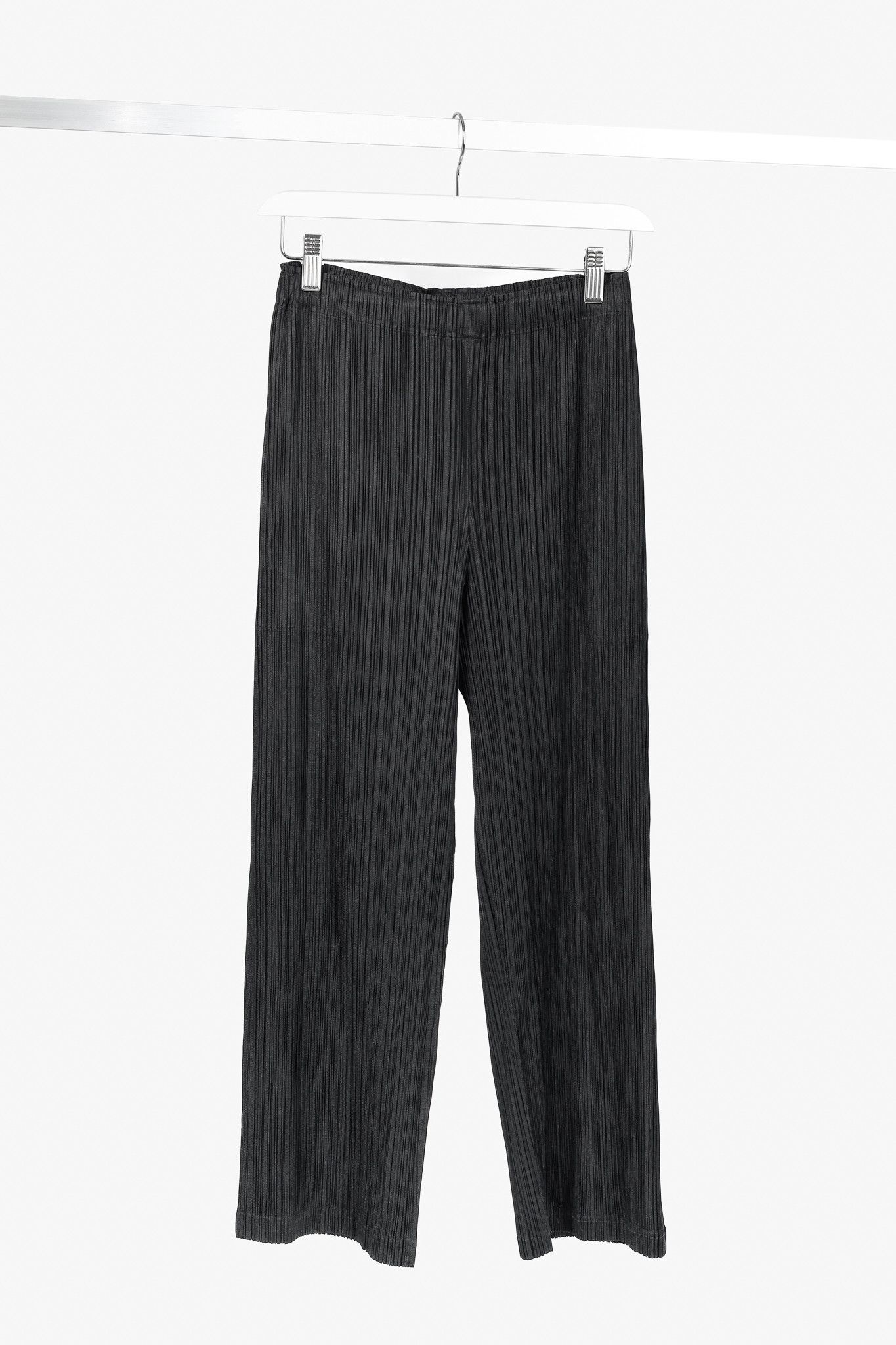 Pleats Please Issey Miyake Pleats Please Issey Miyake Black Straight-Leg Cropped Pants Size 24" / US 00 / IT 34 - 1 Thumbnail