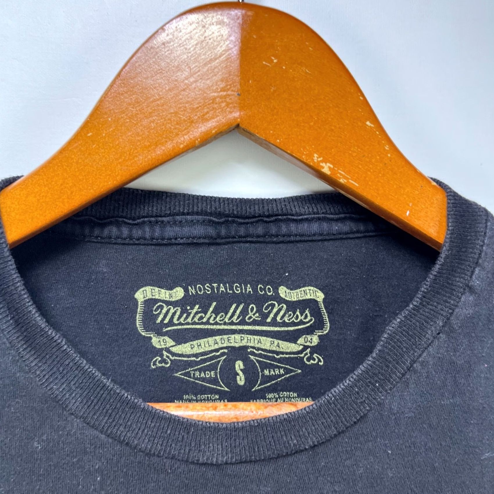 Mitchell & Ness 3. The title maintains clarity and relevance Size US S / EU 44-46 / 1 - 4 Thumbnail