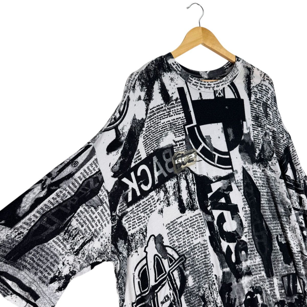 KTZ ☀️KTZ NEWSPAPER OVERSIZED T SHIRTS Size US XS / EU 42 / 0 - 6 Thumbnail