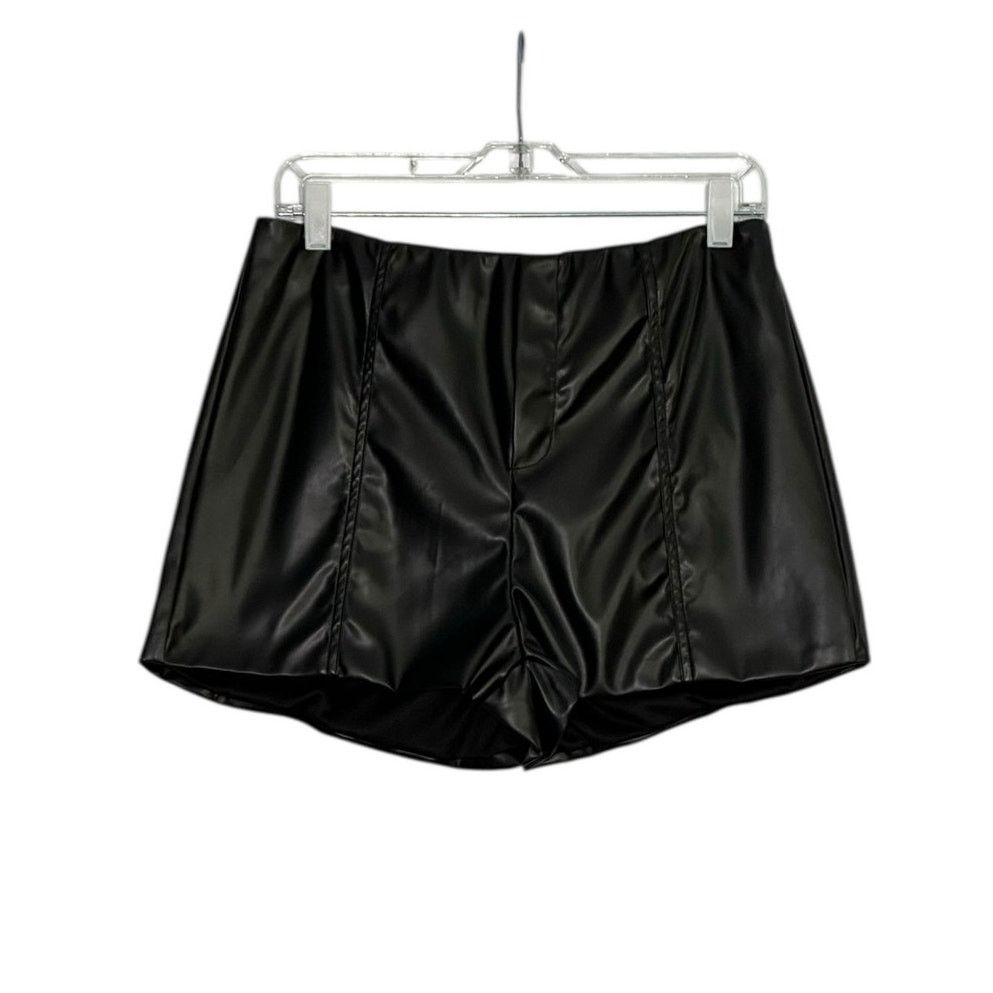 Shein Shein black faux leather shorts size Large Size 30" / US 8 / IT 44 - 1 Thumbnail