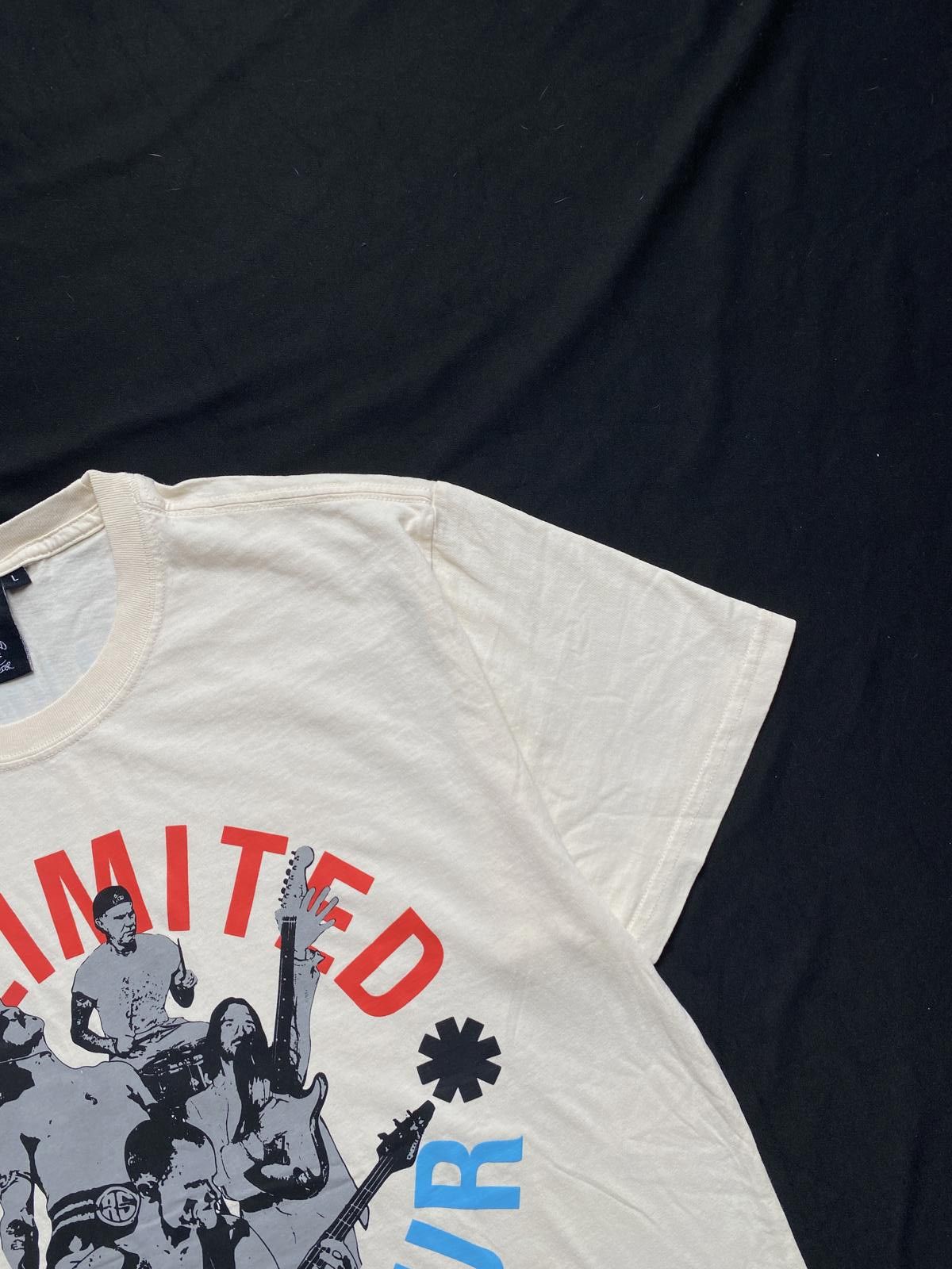 Japanese Brand Rare Red Hot Chili Peppers Unlimited Love T-shirt Large Size US L / EU 52-54 / 3 - 5 Thumbnail