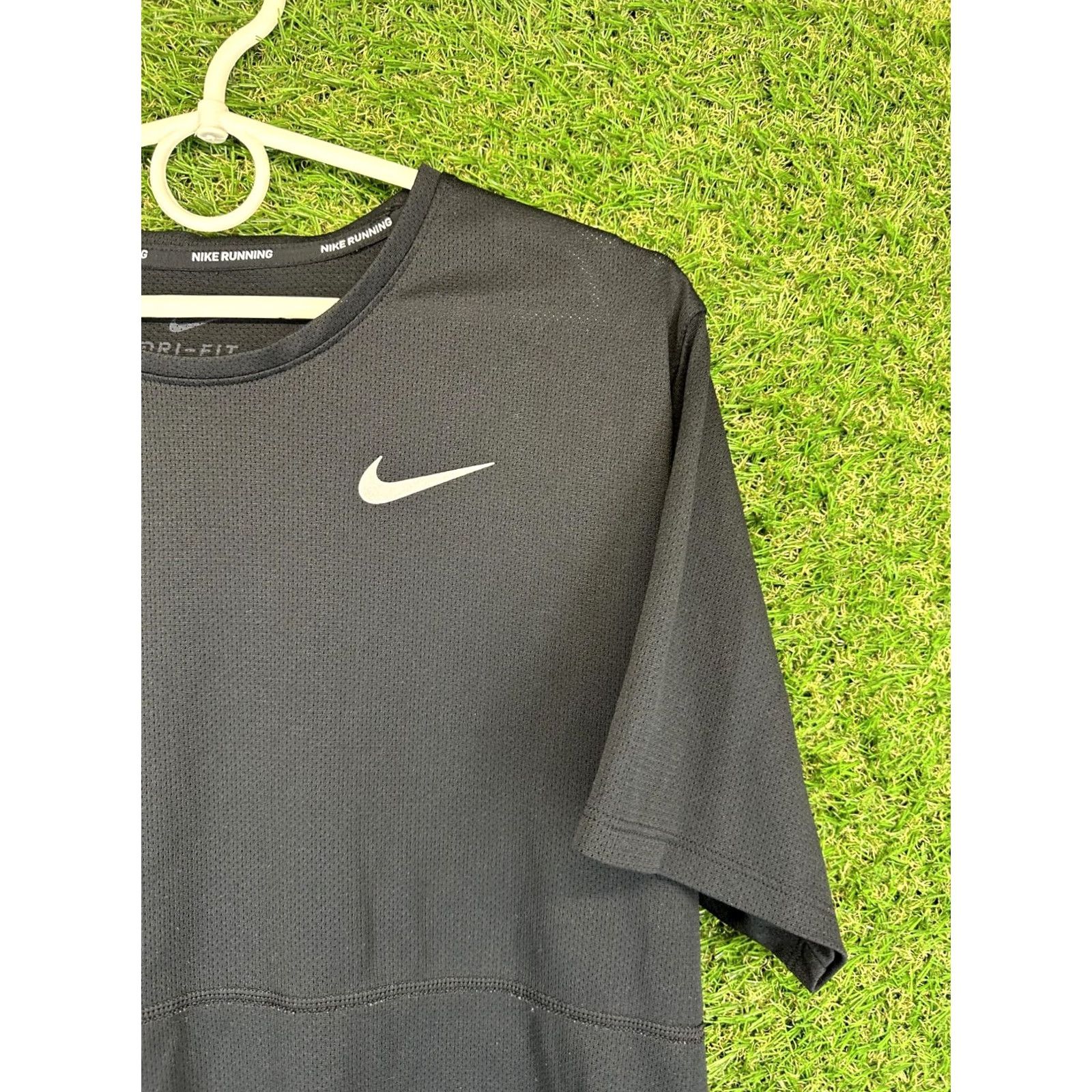 Nike Nike Running Dri-Fit Original 2021 Run Training Men Shirt Jersey T-Shirt M Black 2021 Nike Running Men's Shirt Short Sleeve Jersey 100% Polyester Size US M / EU 48-50 / 2 - 5 Thumbnail