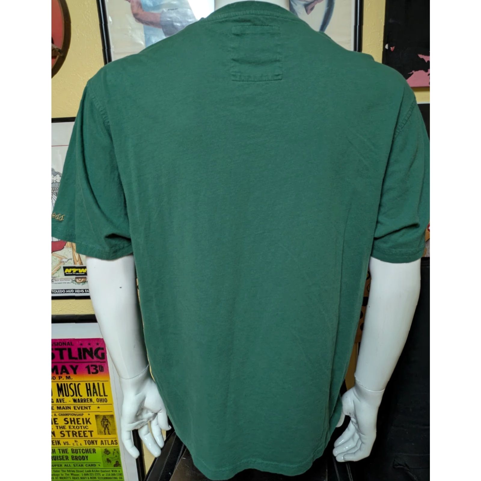 Logo 7 VINTAGE Guinness Red Jacket Quilted Logo T Shirt Unisex Adults 2XL Green Cotton Graphic Tee Beer 90s Mens Women Size US XXL / EU 58 / 5 - 4 Thumbnail