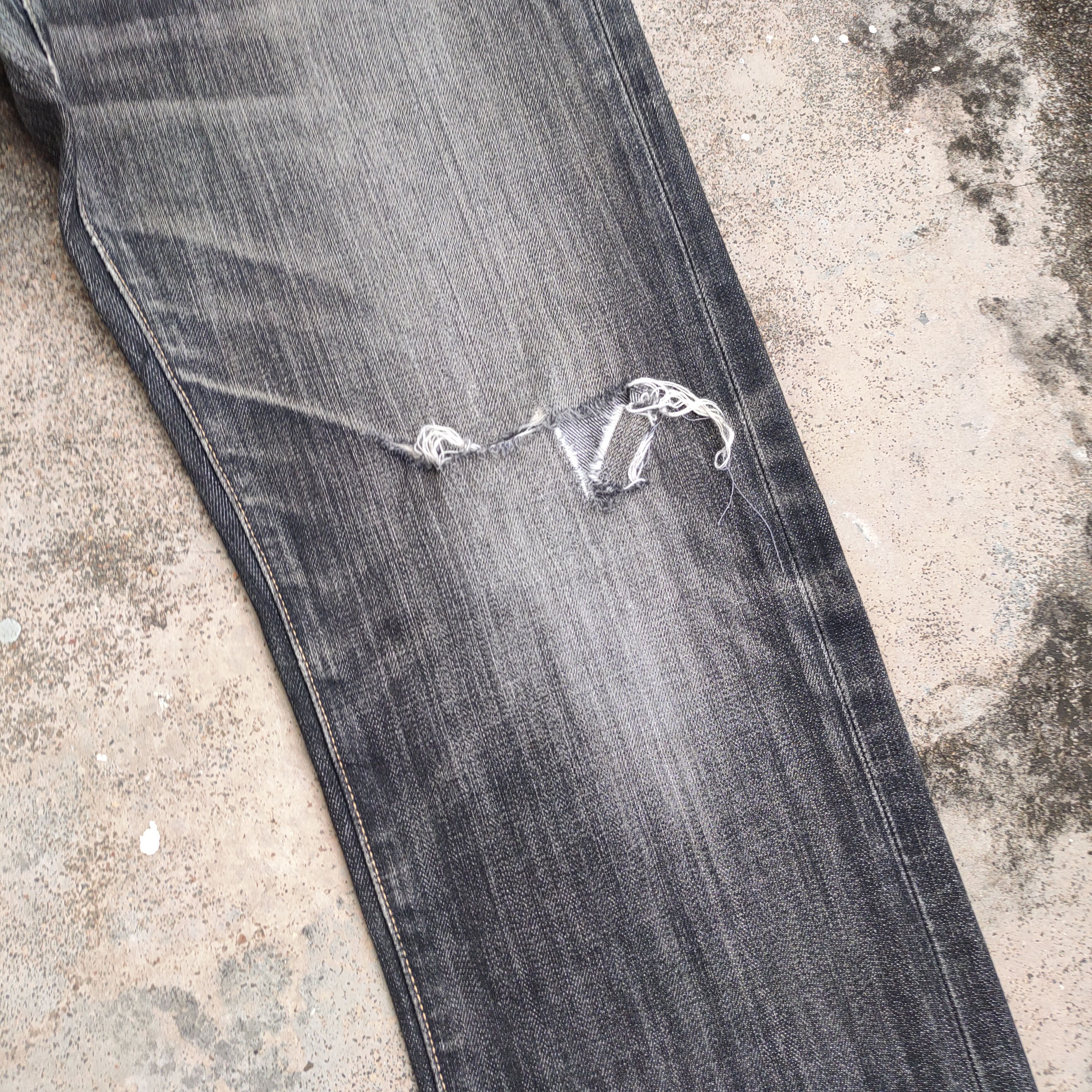 Japanese Brand VINTAGE JAPANESE DENIM FADED BLACK RIPPED JEANS PANTS Size US 34 / EU 50 - 5 Thumbnail