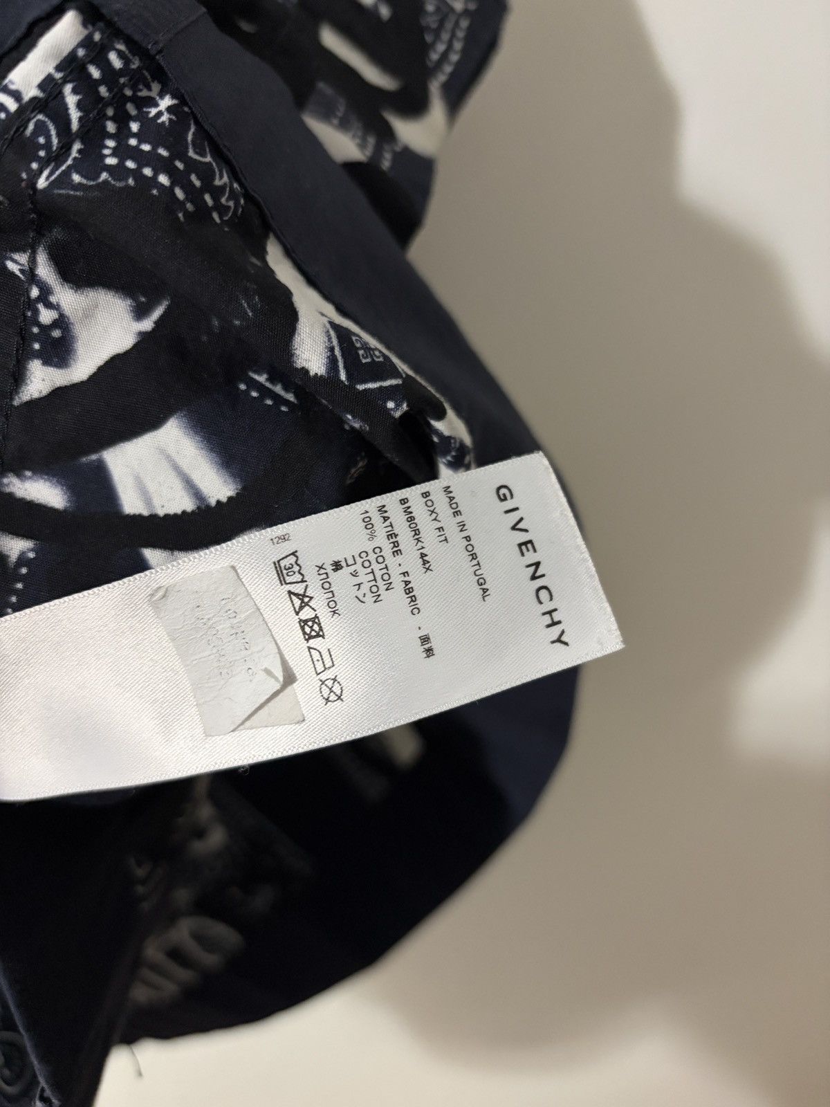 Chito × Givenchy Givenchy x Chito Bandana Print Shirt Size US S / EU 44-46 / 1 - 5 Thumbnail