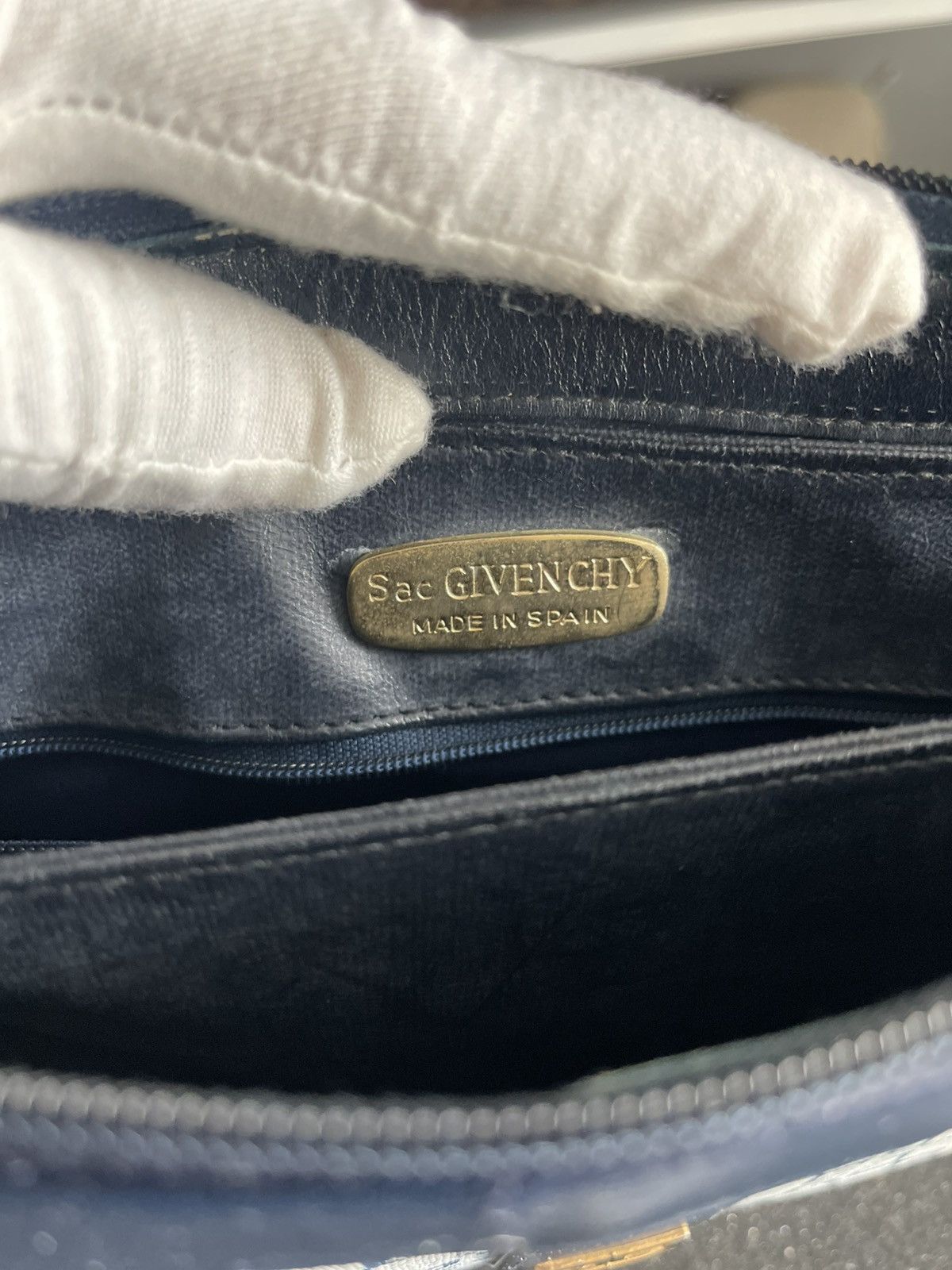 Givenchy Givenchy Monogram 4G Gold Shoulder Bag Size ONE SIZE - 15 Thumbnail