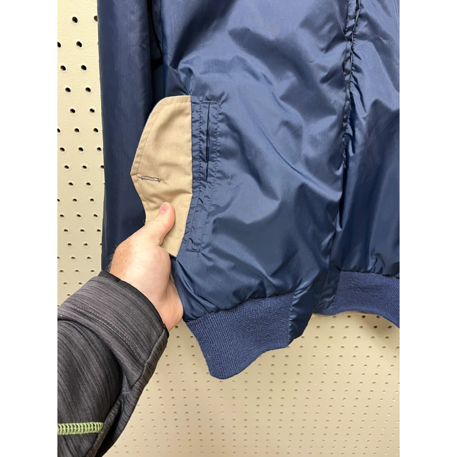 Lands' End VINTAGE Lands' End Reversible CLUB Jacket Windbreaker M Blue-tan 90s 2-Tone Windbreaker Men Size M Size US M / EU 48-50 / 2 - 7 Thumbnail