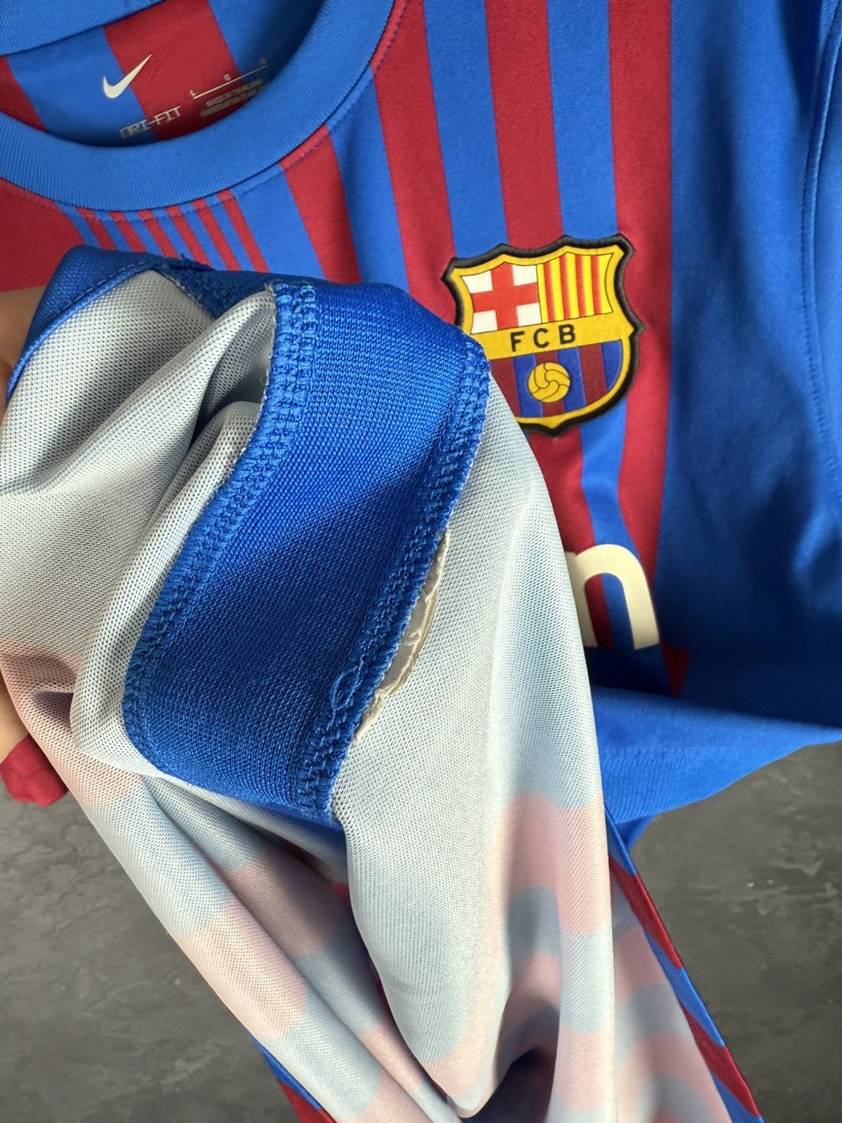 Nike Authentic Barcelona Griezmann 21/22 Home Nike Soccer Jersey Size US L / EU 52-54 / 3 - 11 Thumbnail