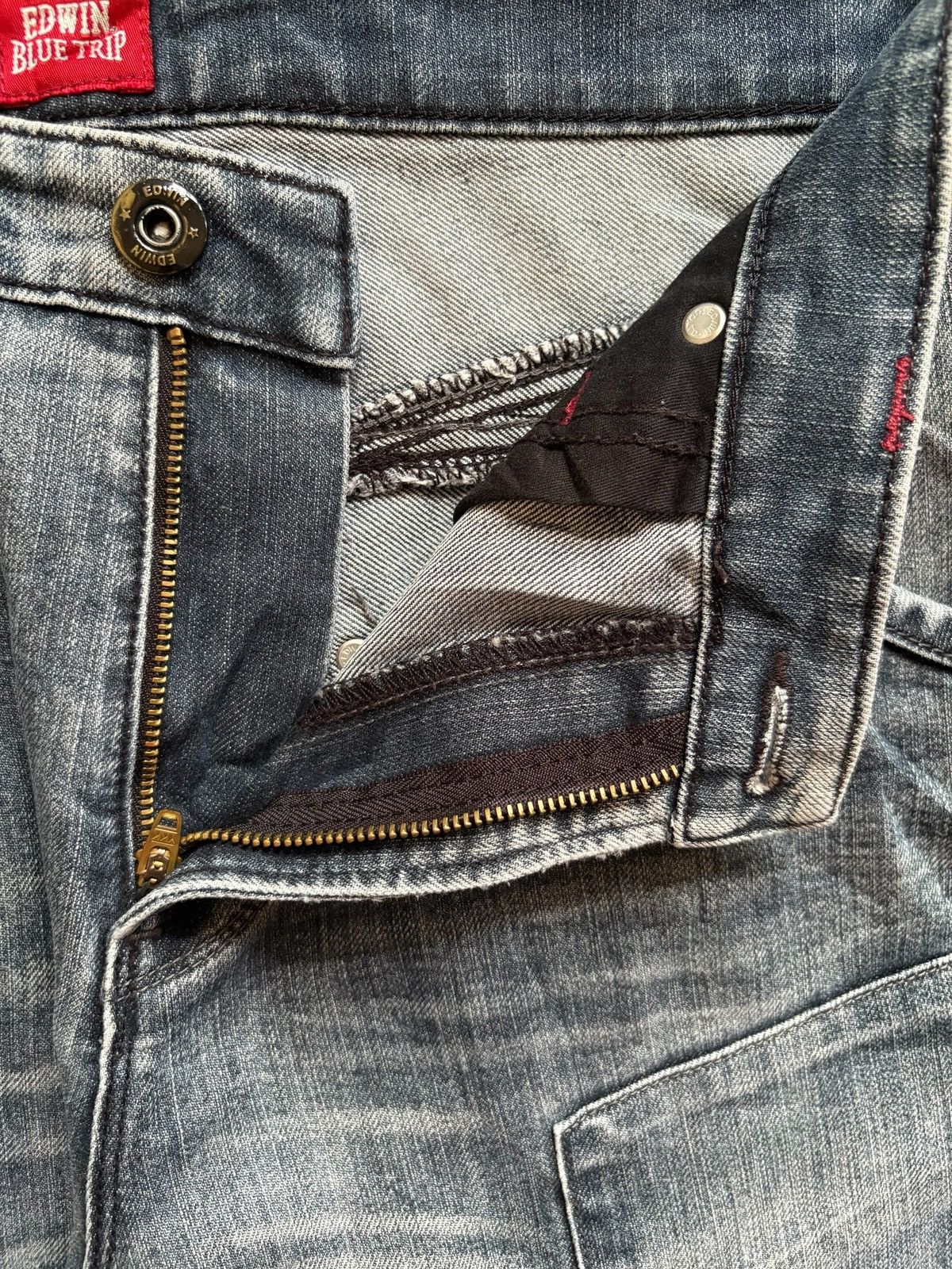 Edwin Vintage Edwin Blue Trip Mud Wash Curved Leg Distress Jean Size US 32 / EU 48 - 9 Thumbnail