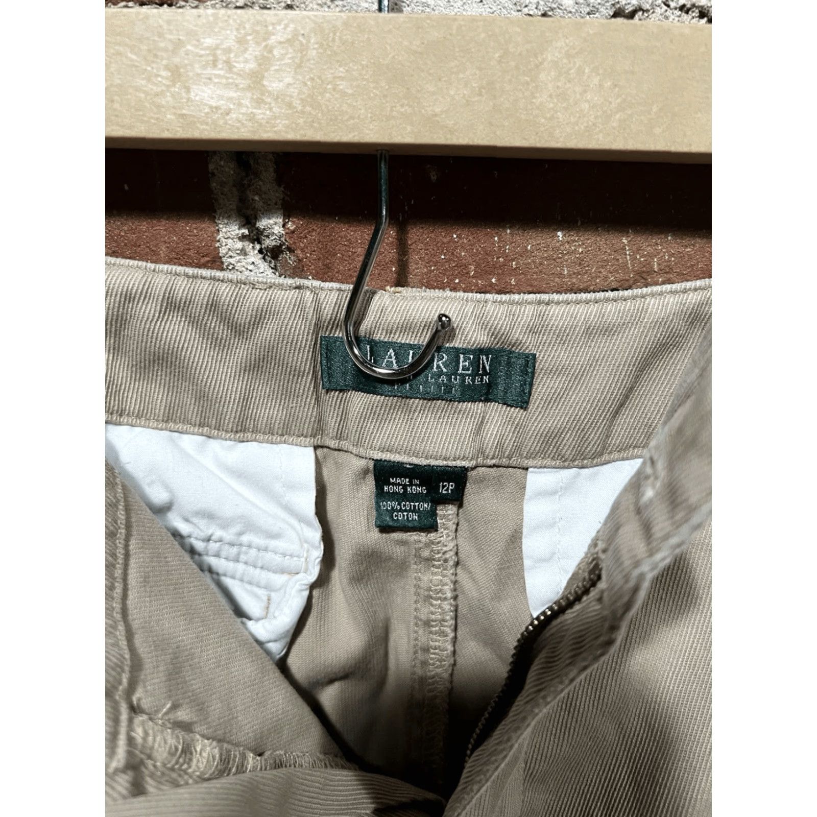 Ralph Lauren Lauren Ralph Lauren Womens Capri Pants Khaki Beige 12 Petite Beige Capri Women Pants 12 Petite Size 34" / US 12 / IT 48 - 3 Thumbnail
