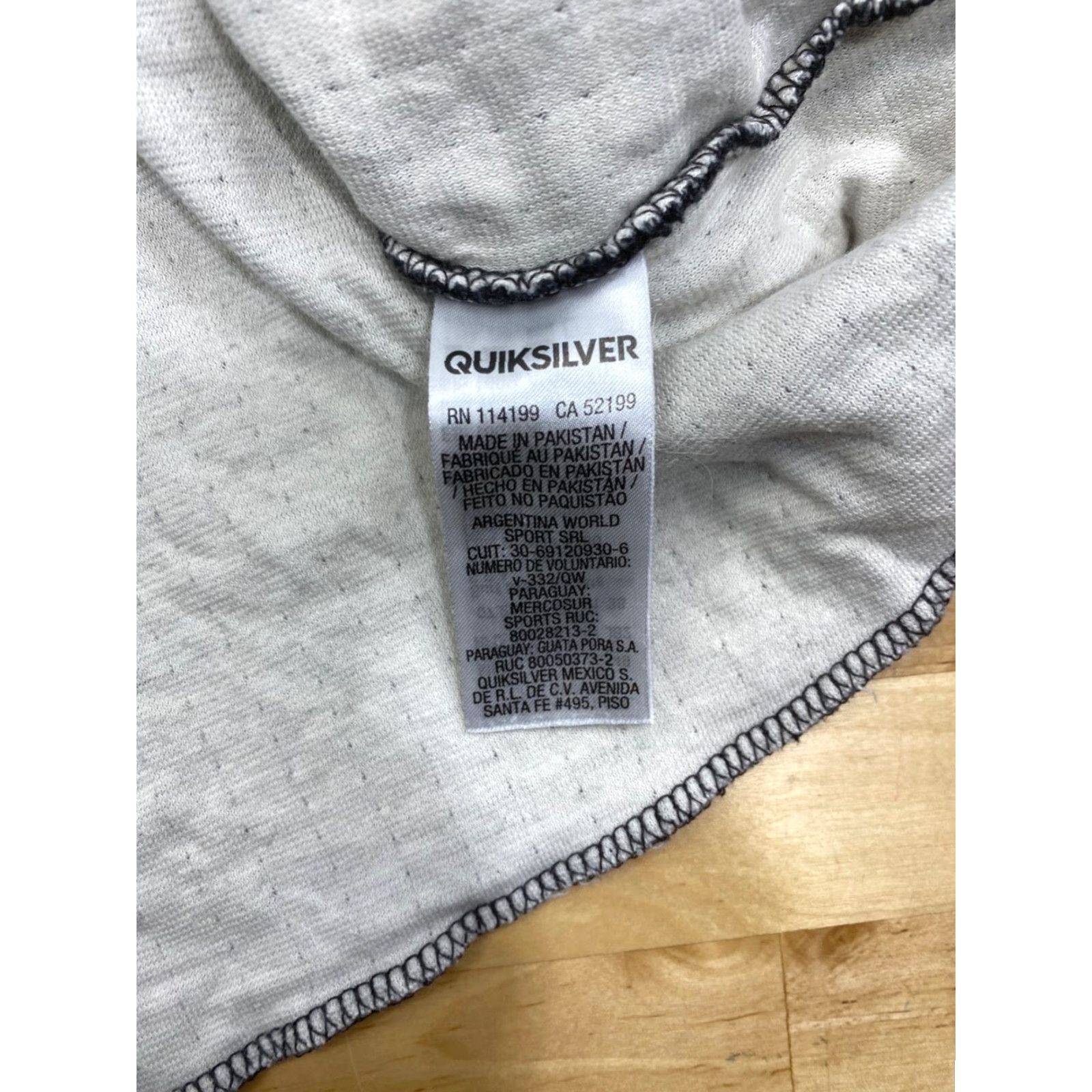 Quiksilver Quiksilver Shirt Mens M Gray Beach Long Sleeve T-Shirt Casual Surf Skate Size US M / EU 48-50 / 2 - 7 Thumbnail