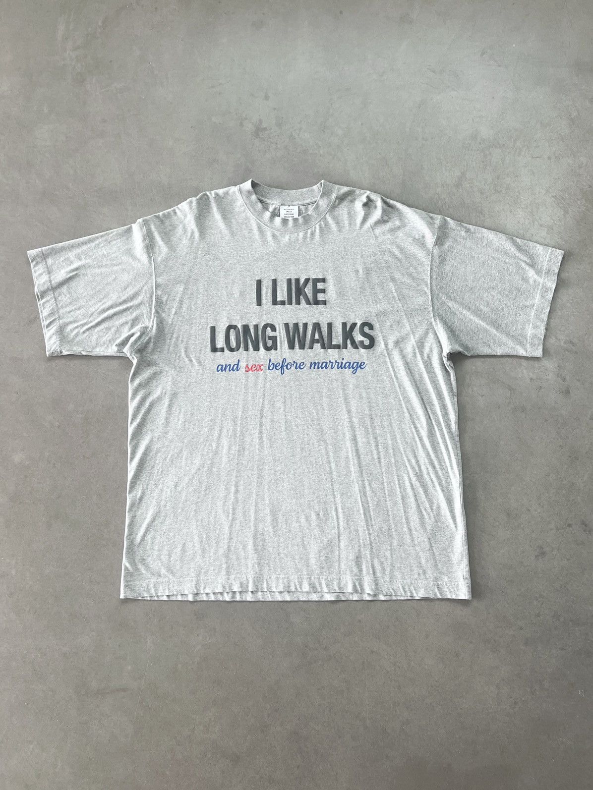 Vetements ❤️‍🔥 2018 I LIKE LONG WALKS - LONELY HEARTS / WANT TO DATE ME? Size US L / EU 52-54 / 3 - 1 Thumbnail