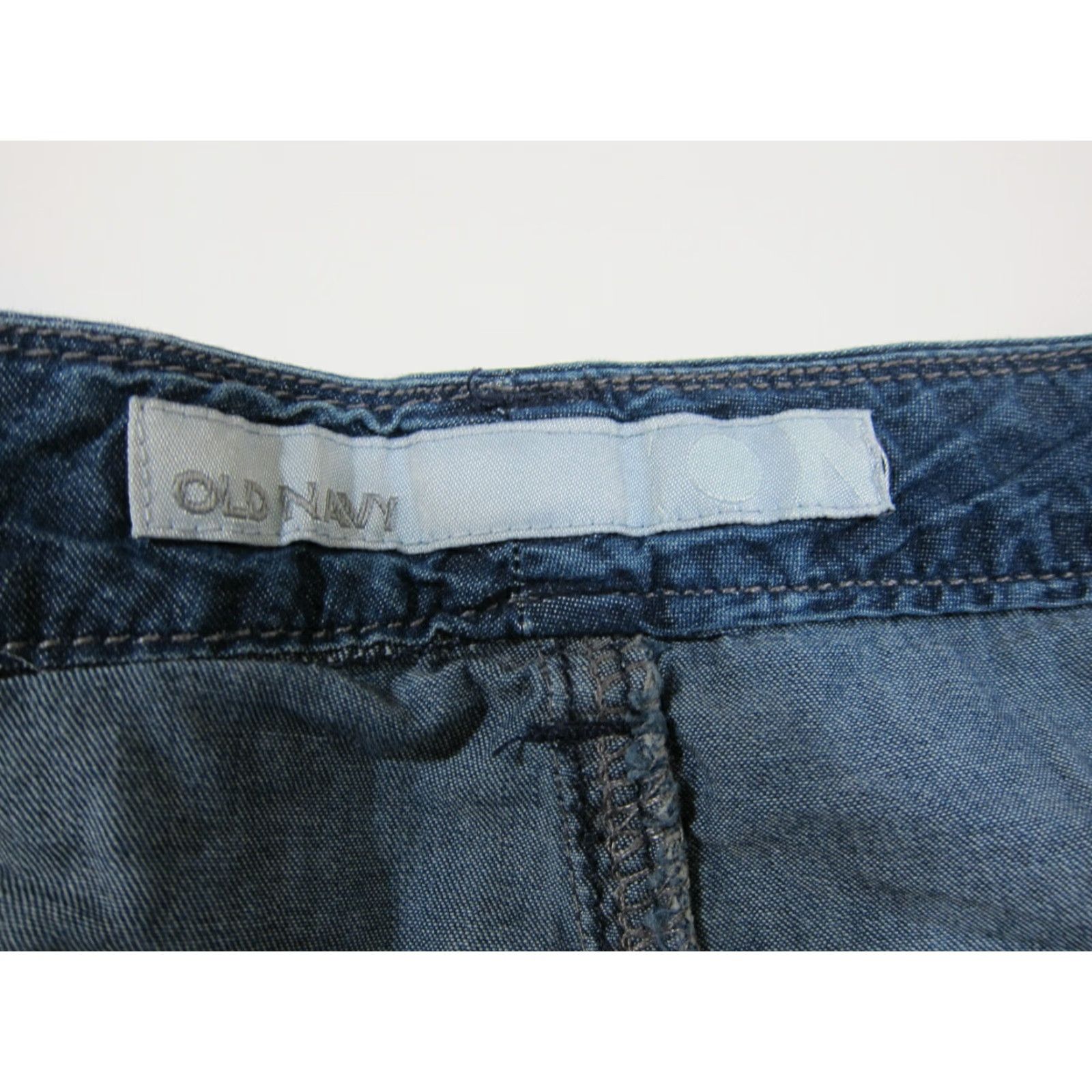 Old Navy Old Navy Cotton Blue Chambray Denim Mid Rise Flat Front Chino Short Women 14 Size 25" / US 0 / IT 36 - 3 Thumbnail
