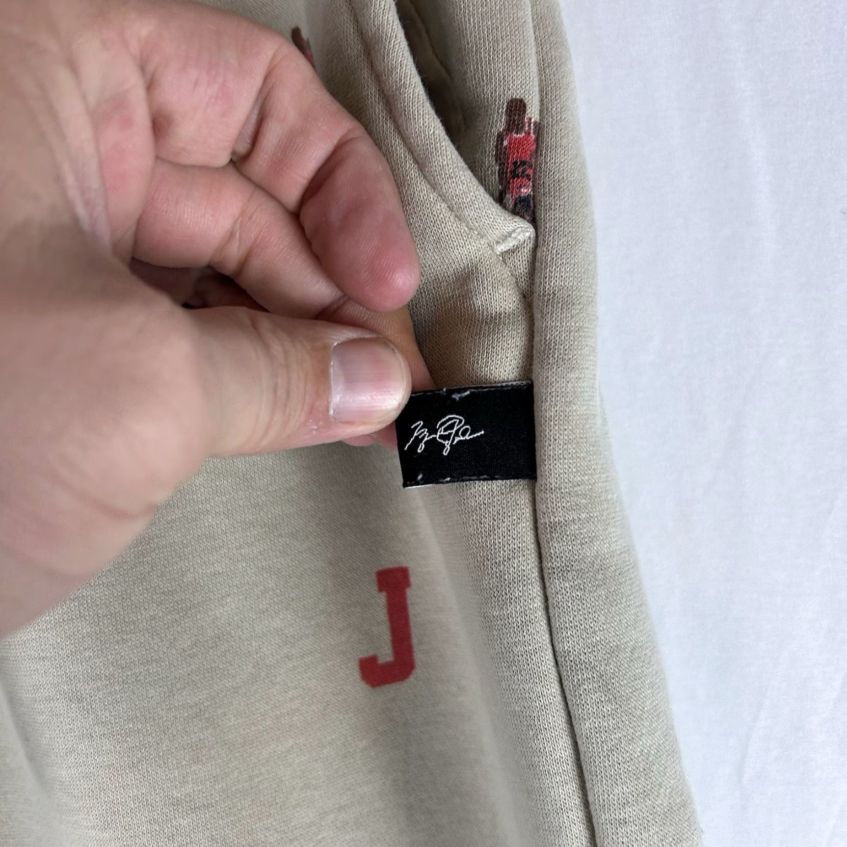 Jordan Brand VINTAGE NIKE AIR JORDAN Mens Small Essential Joggers AOP Fleece Pants DV9390-206 Size US 29 - 7 Thumbnail
