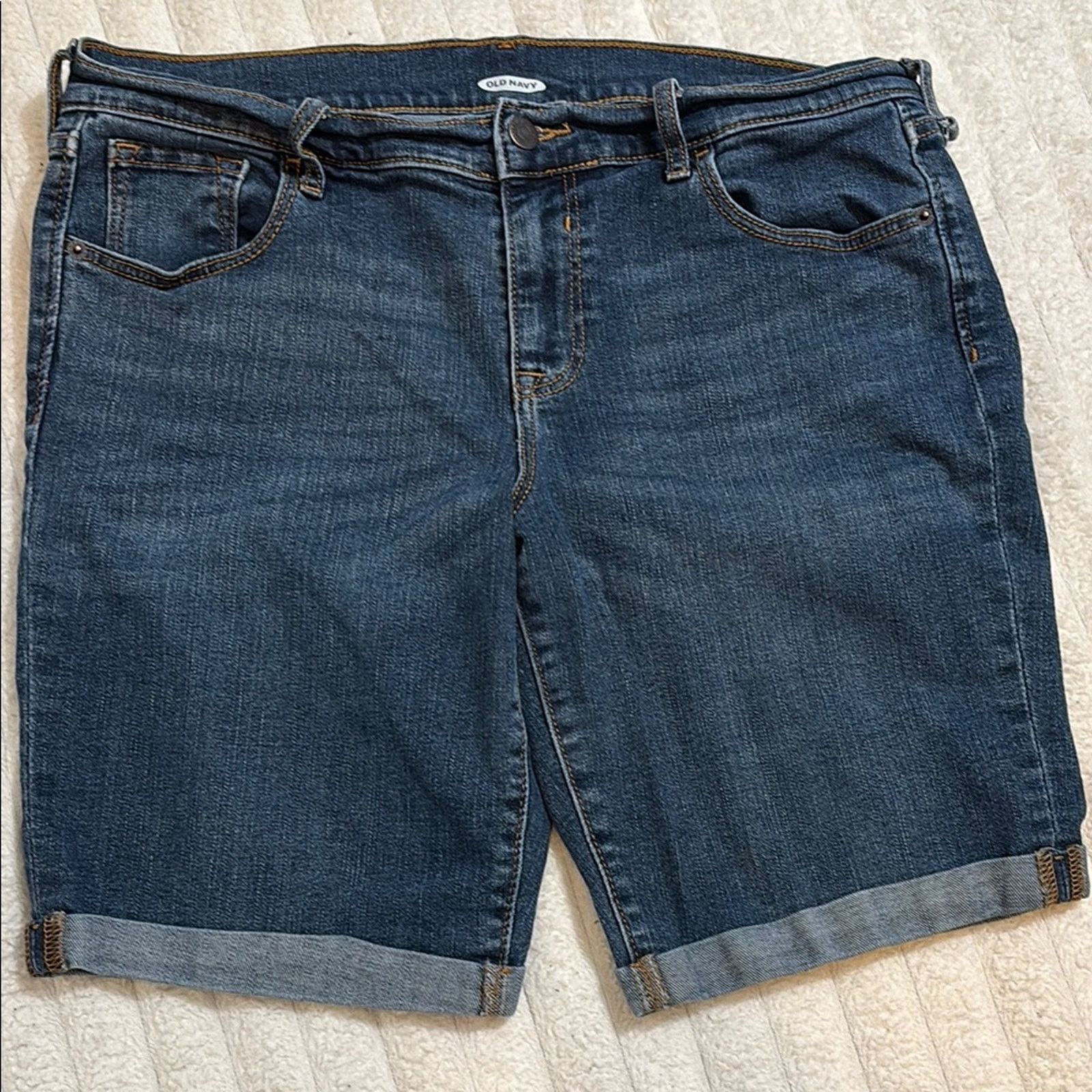 Old Navy Old Navy Denim Shorts Size 10 Size 34" / US 12 / IT 48 - 1 Thumbnail