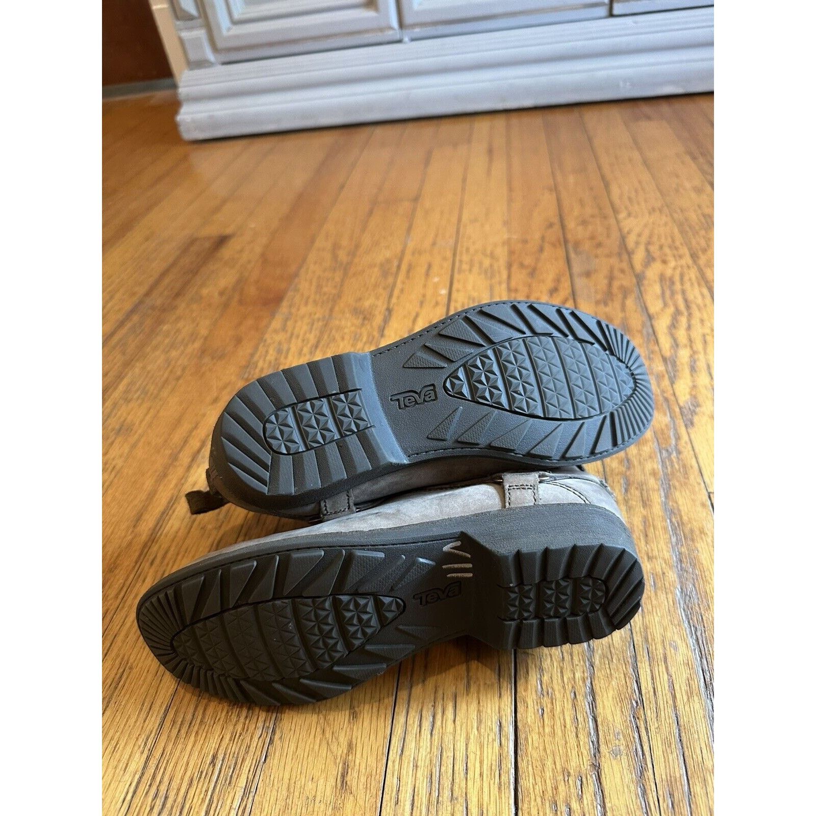 Teva Teva Women’s De La Vina Dos Chelsea Boot Size 6.5 Taupe GUC Size US 6.5 / IT 36.5 - 14 Thumbnail