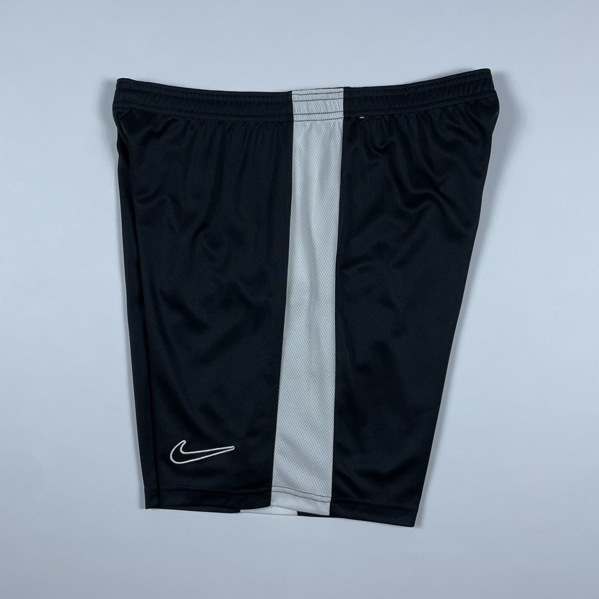 Nike Nike dri-fit Shorts Swoosh Size US 34 / EU 50 - 3 Thumbnail
