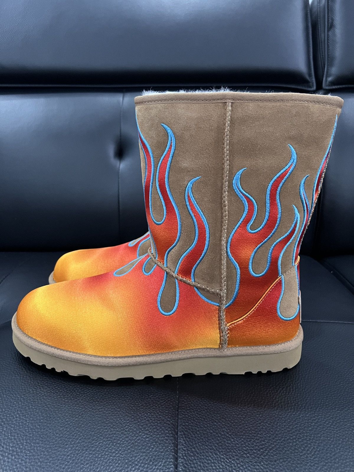 Jeremy Scott UGG by Jeremy Scott Flame Embroidered Snow Boots Size US 12 / EU 45 - 8 Thumbnail
