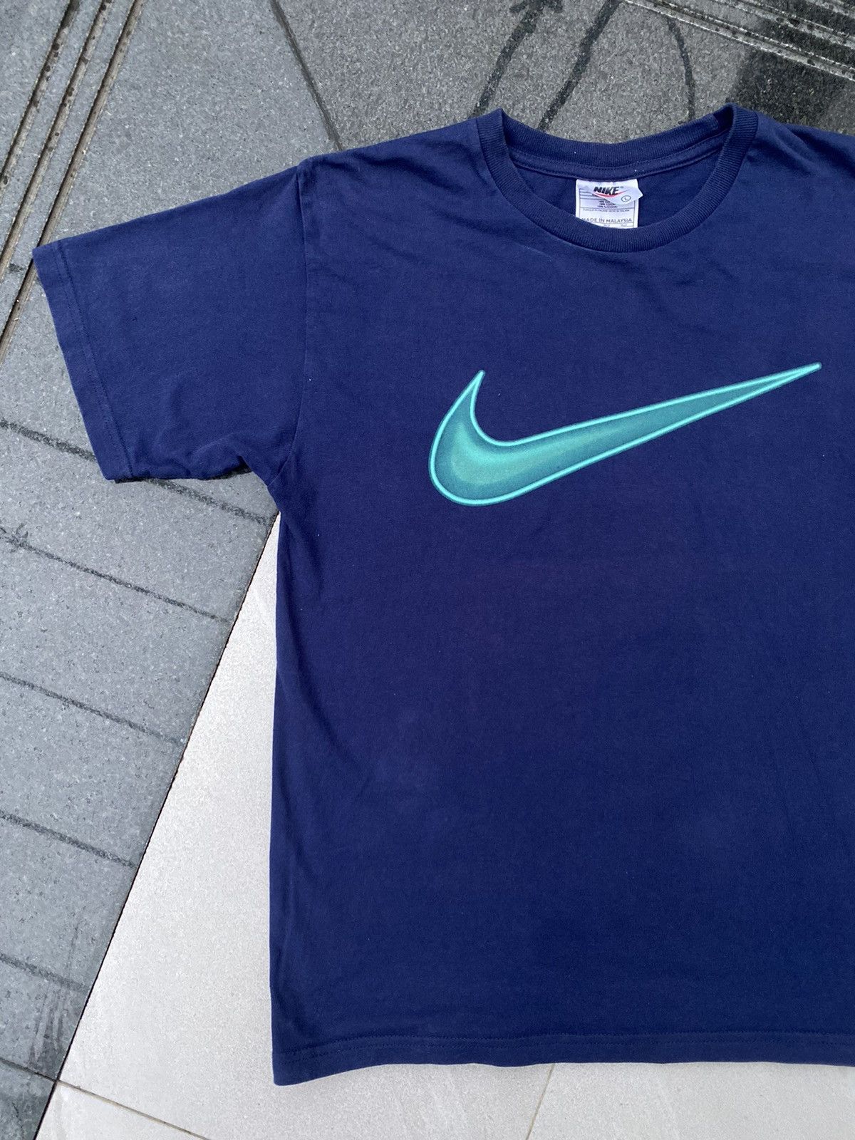 Nike × Vintage 90’s NIKE RARE Y2K BIG LOGO RETRO SWOOSH TEE TSHIRT Size US L / EU 52-54 / 3 - 3 Thumbnail