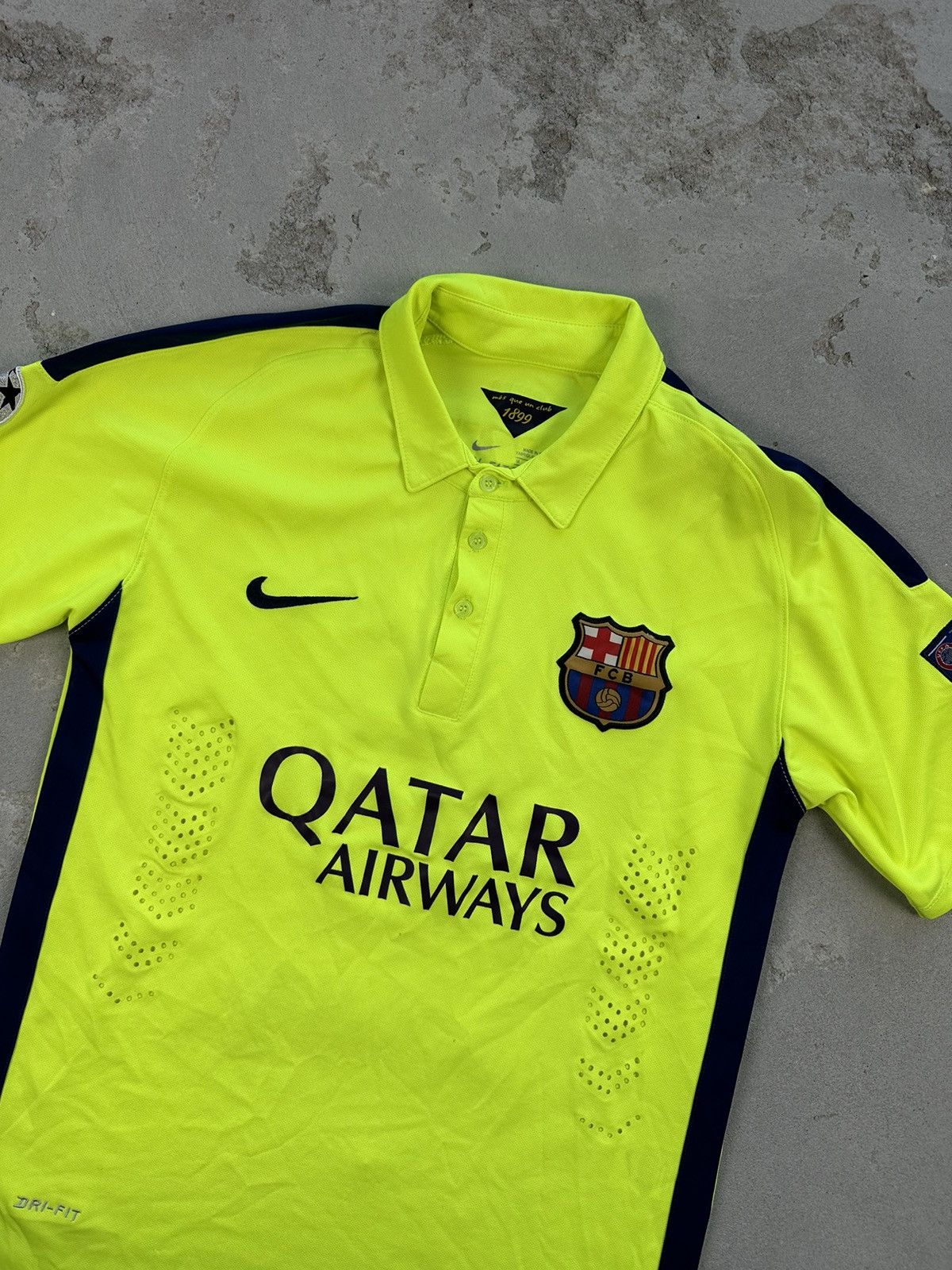 Other Nike soccer jersey Barcelona I.Racitic Size US M / EU 48-50 / 2 - 4 Thumbnail