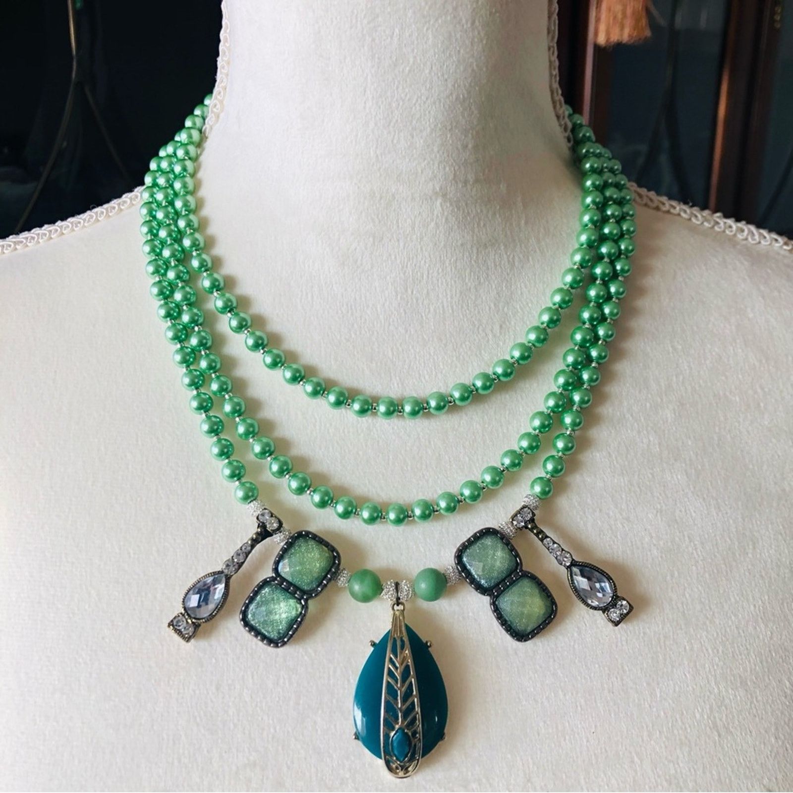 Handmade Handcrafted repurpose Pearl genuine emerald necklace Size ONE SIZE - 2 Thumbnail