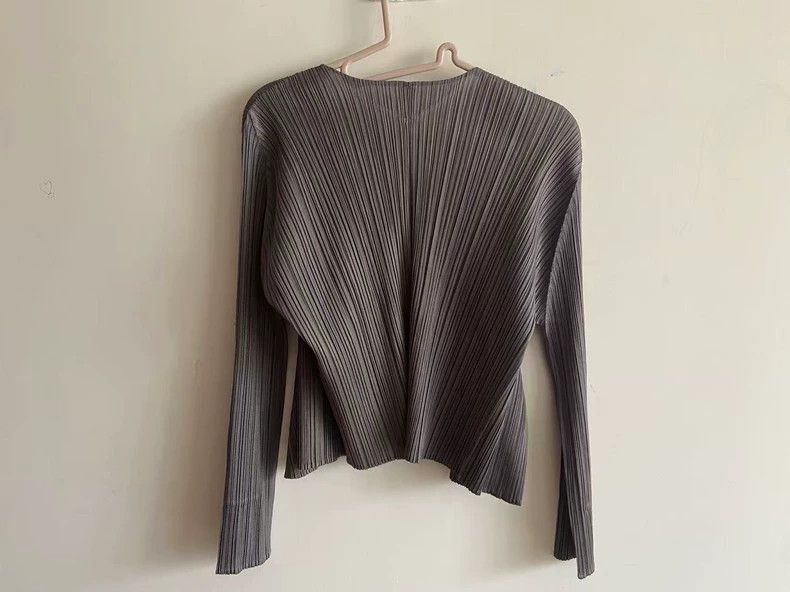 Issey Miyake issey miyake gray long sleeve top-dmc Size US L / EU 52-54 / 3 - 1 Thumbnail