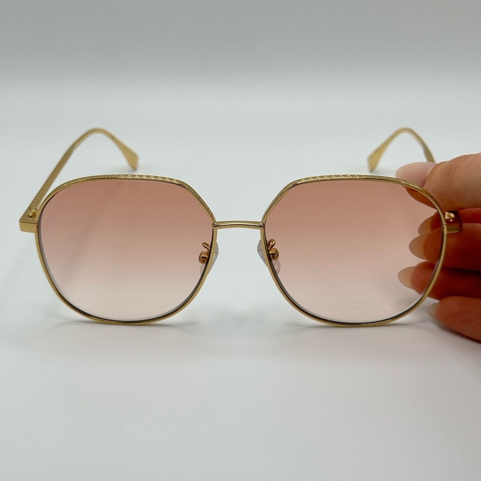 FENDI FE40069U 30T Light Gold/Pink Gradient Women Sunglasses