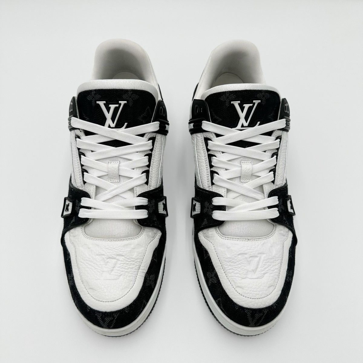 Louis Vuitton Louis Vuitton Trainer Black White Low Tops Size US 11 / EU 44 - 2 Thumbnail