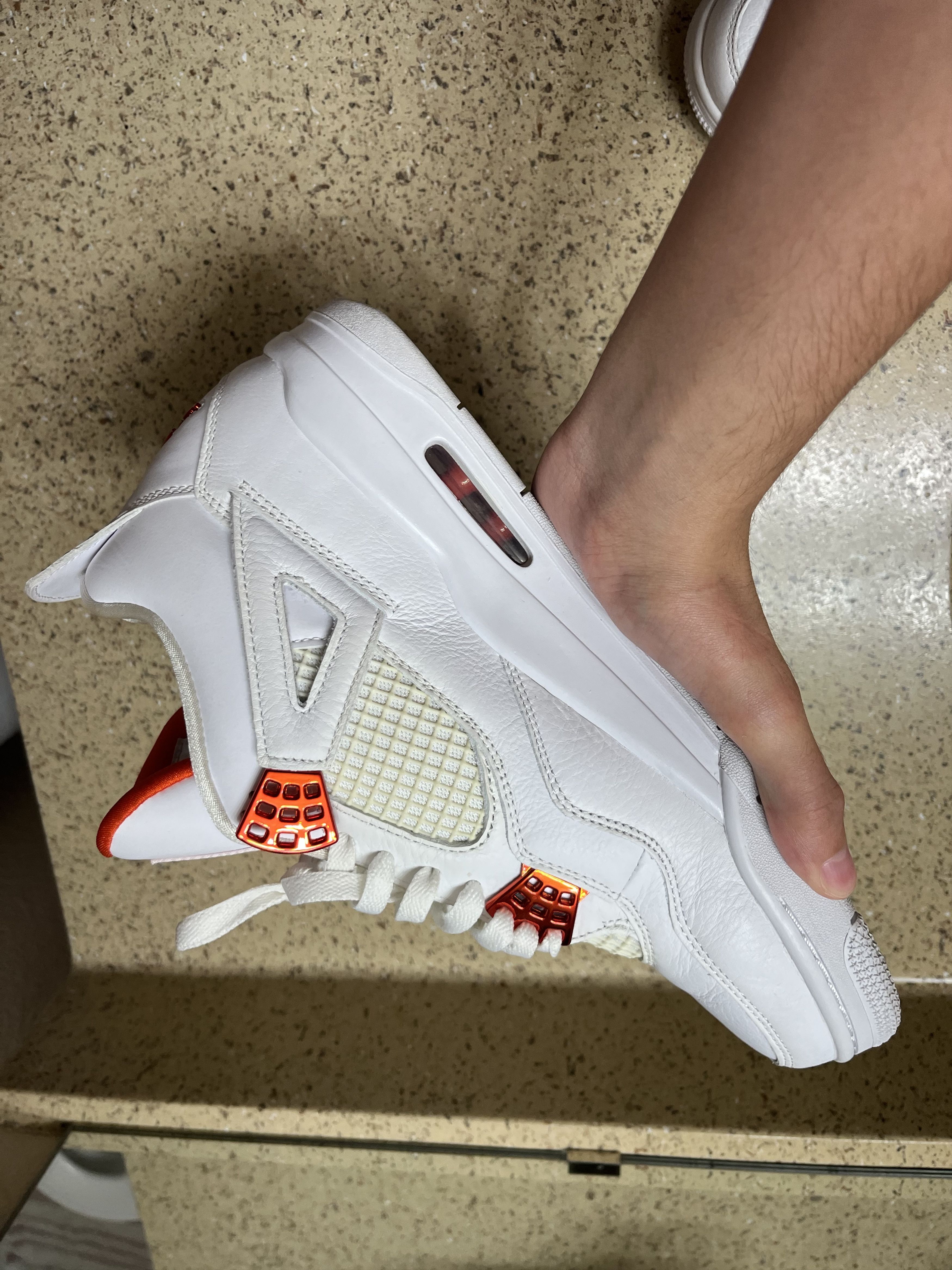 Jordan Brand Jordan 4 orange metallic Size US 11 / EU 44 - 2 Thumbnail